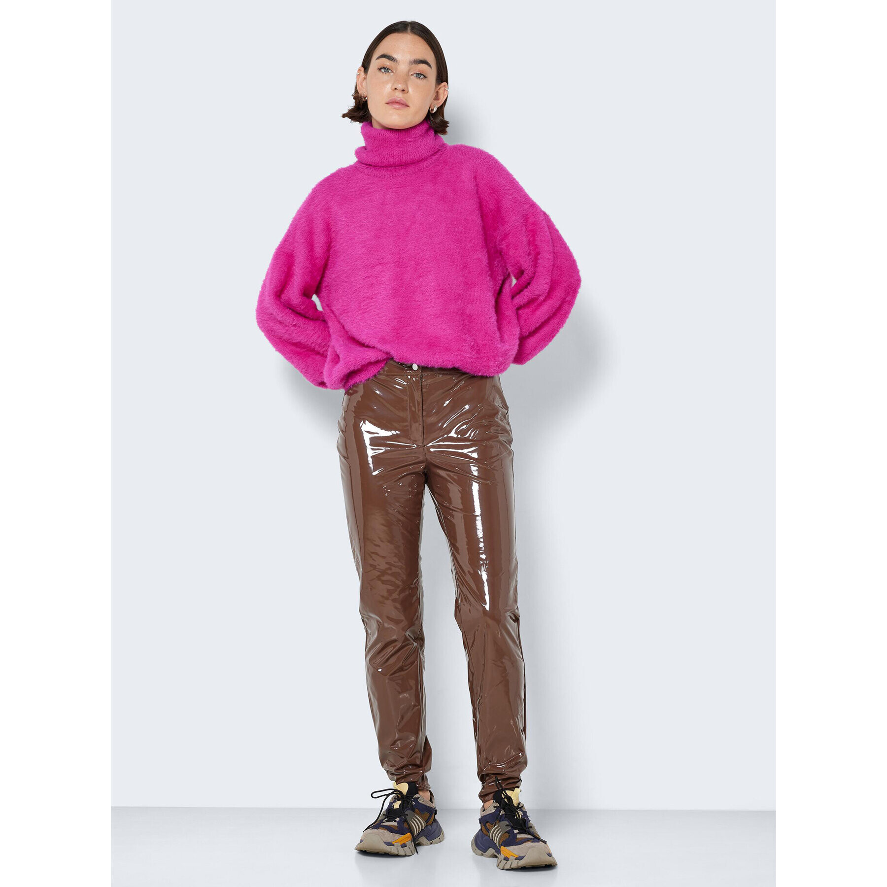 Noisy May Pantaloni din imitație de piele Soline 27019889 Maro Slim Fit - Pled.ro