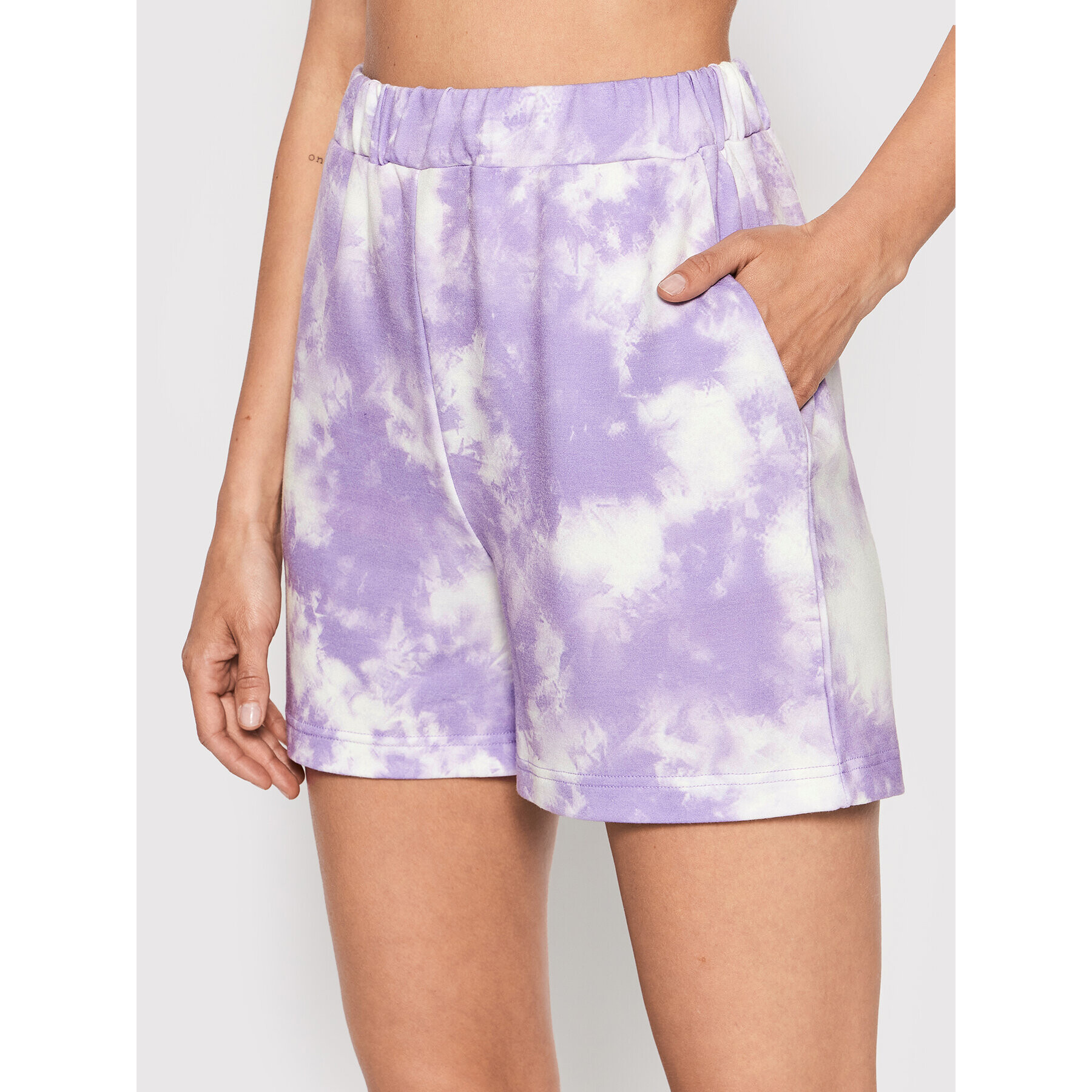 Noisy May Pantaloni scurți sport Sonja 27020690 Violet Relaxed Fit - Pled.ro