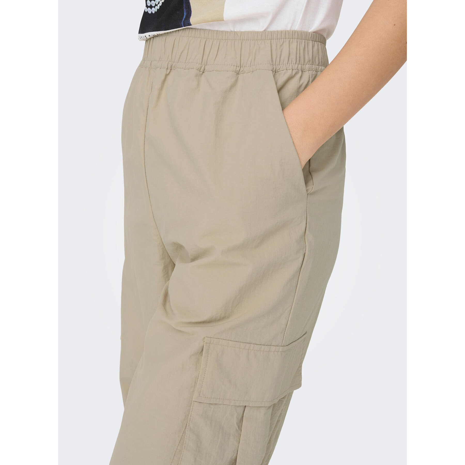 ONLY Pantaloni din material 15288248 Bej Cargo Fit - Pled.ro