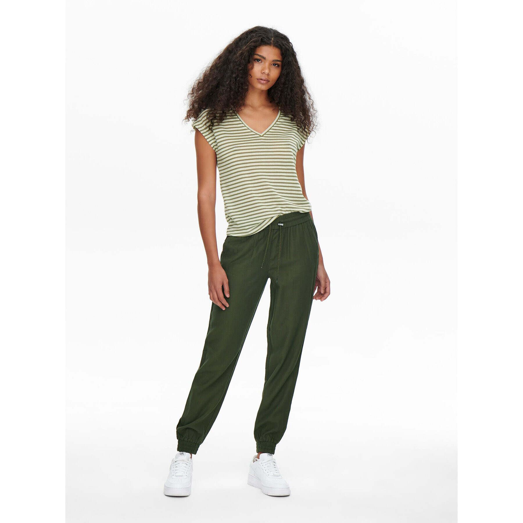 ONLY Pantaloni trening 15203946 Verde Regular Fit - Pled.ro