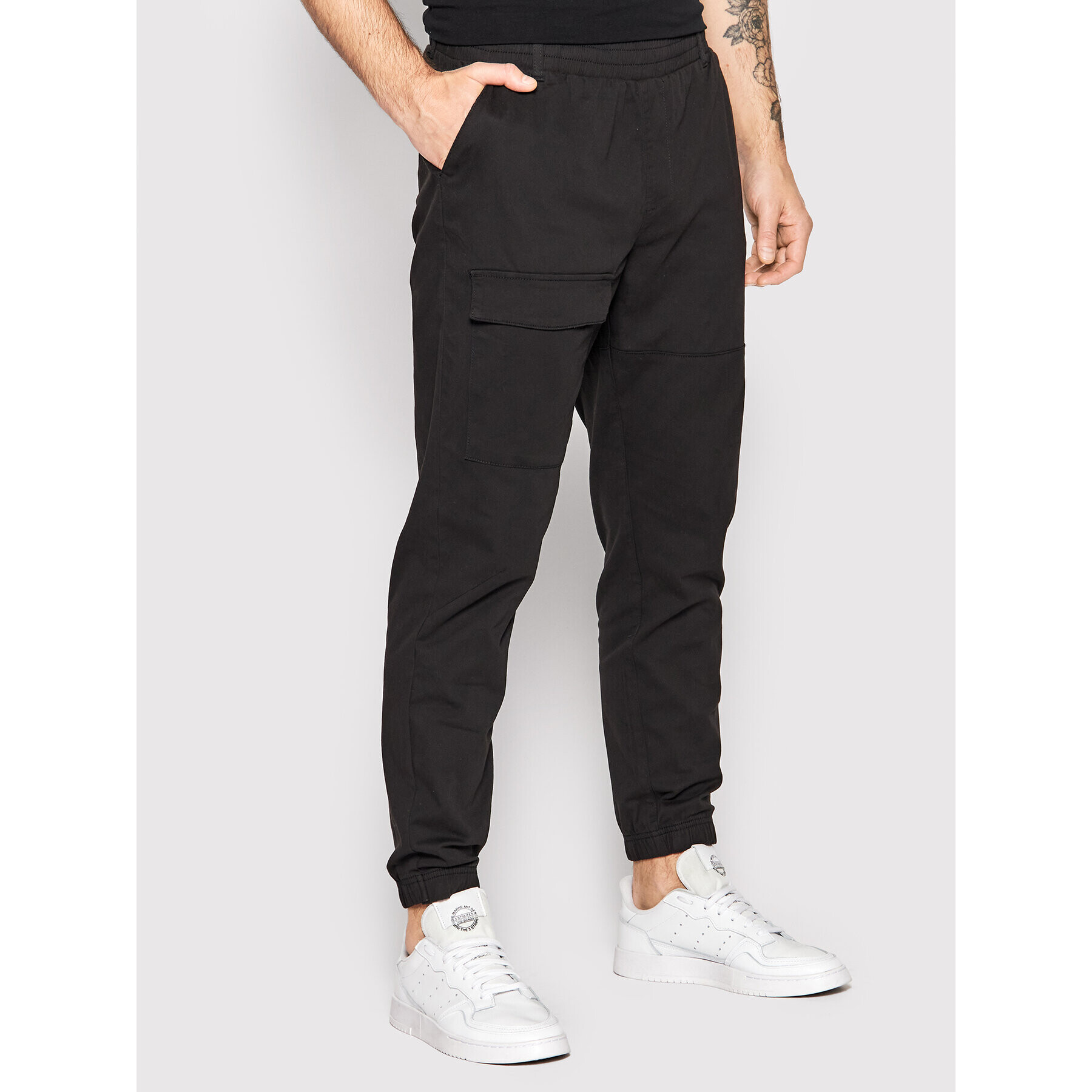 Outhorn Pantaloni din material SPMC600 Negru Regular Fit - Pled.ro