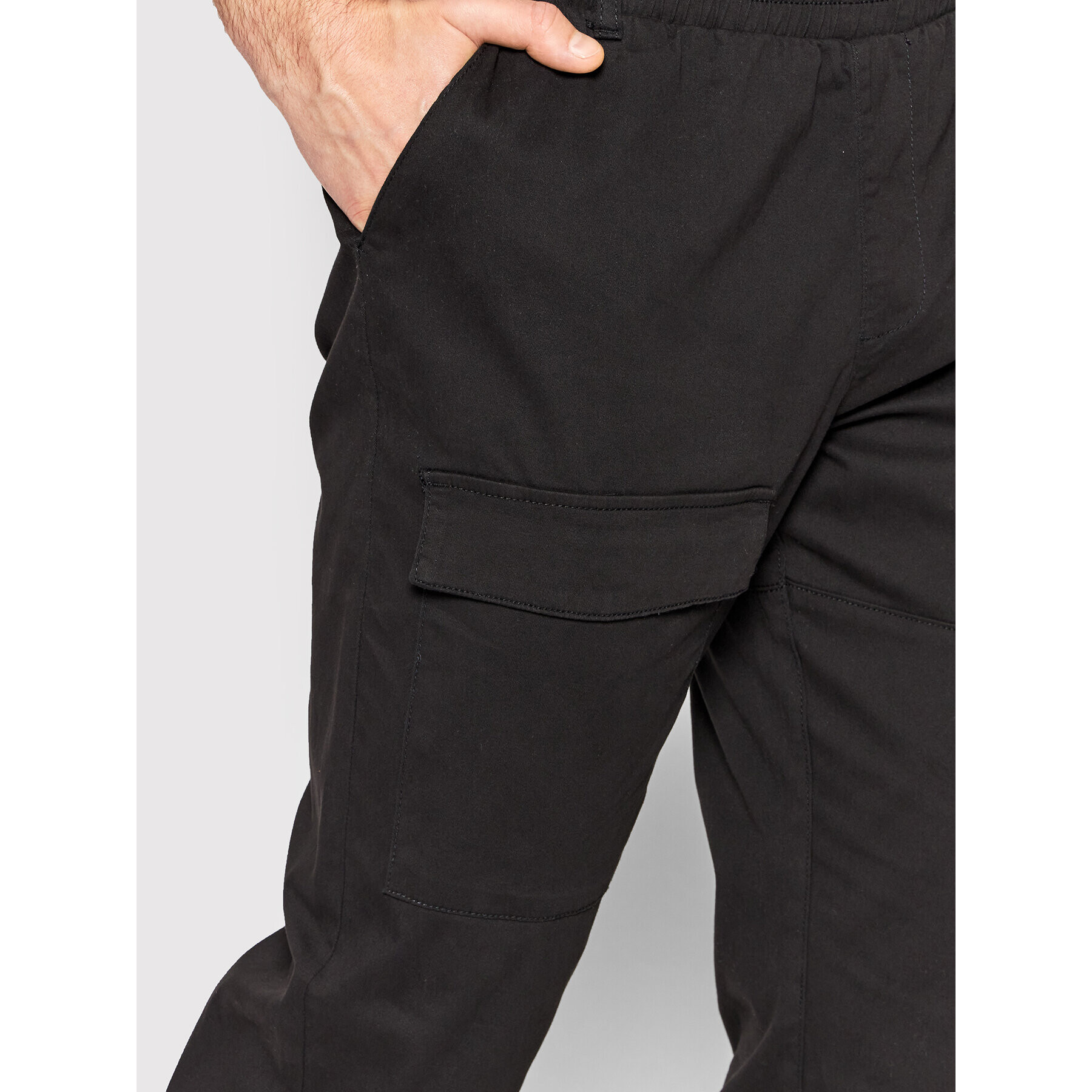 Outhorn Pantaloni din material SPMC600 Negru Regular Fit - Pled.ro