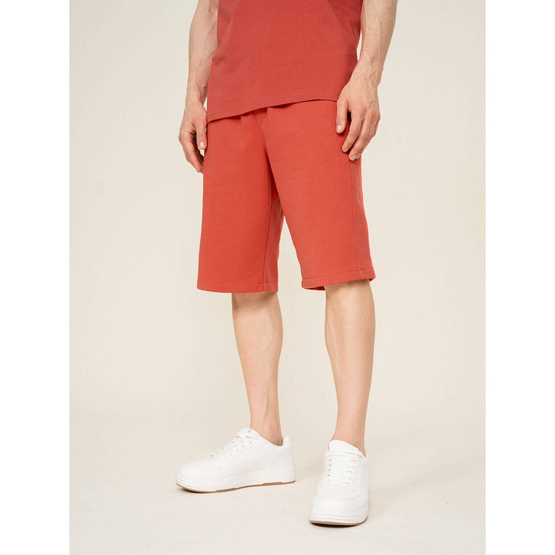 Outhorn Pantaloni scurți sport OTHSS23TSHOM132 Roșu Regular Fit - Pled.ro