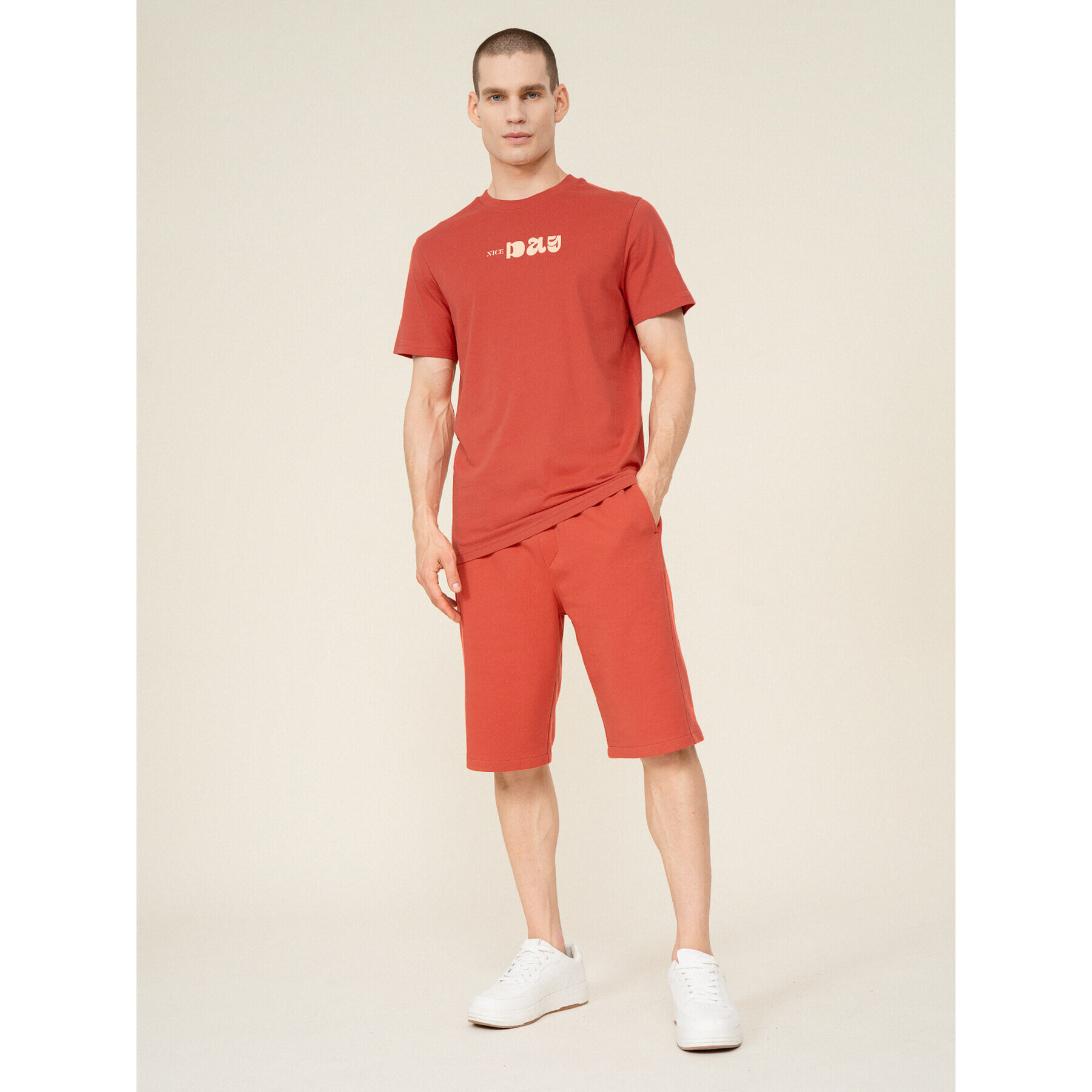 Outhorn Pantaloni scurți sport OTHSS23TSHOM132 Roșu Regular Fit - Pled.ro