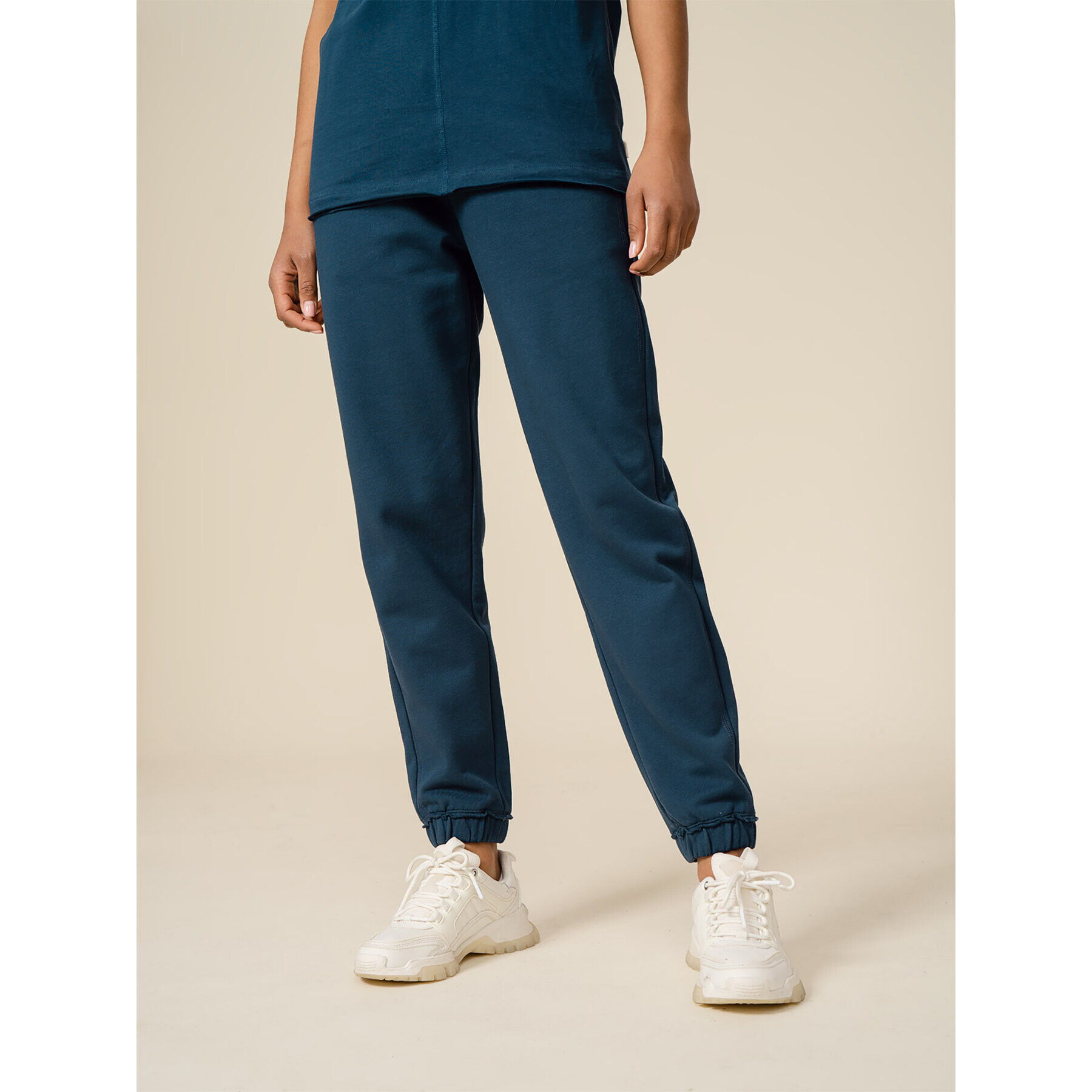 Outhorn Pantaloni trening OTHSS23TTROF173 Bleumarin Regular Fit - Pled.ro