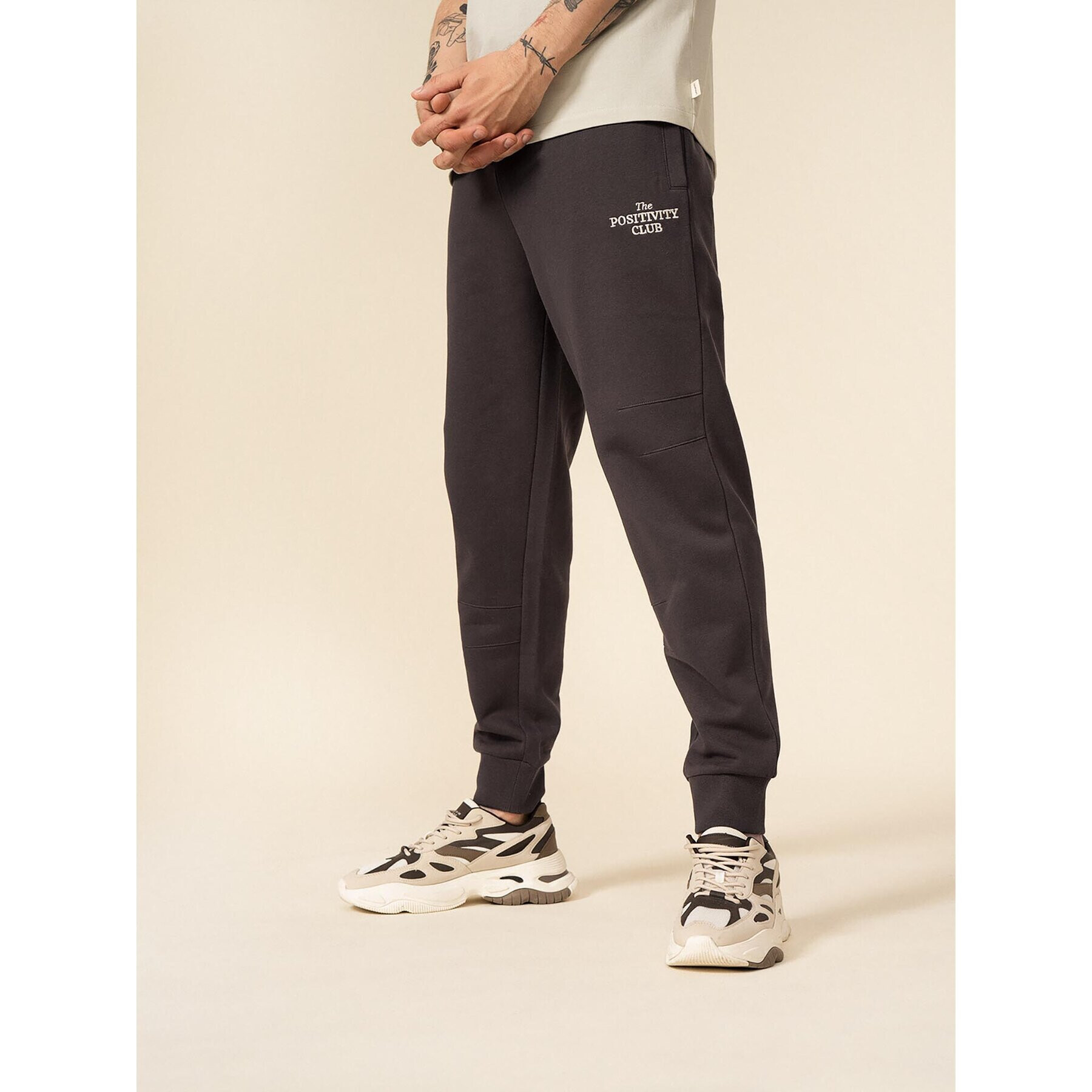 Outhorn Pantaloni trening OTHSS23TTROM189 Maro Regular Fit - Pled.ro