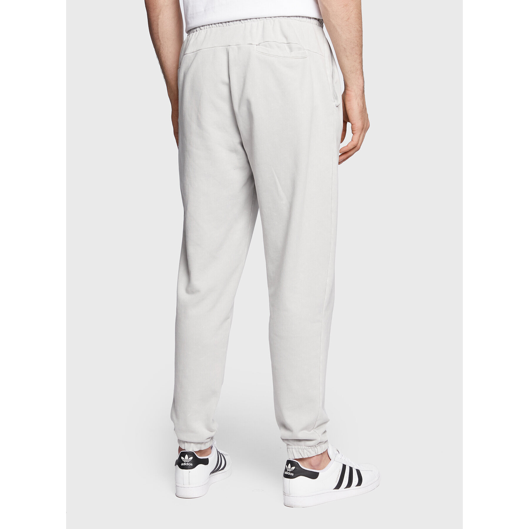 Outhorn Pantaloni trening TTROM030 Gri Relaxed Fit - Pled.ro