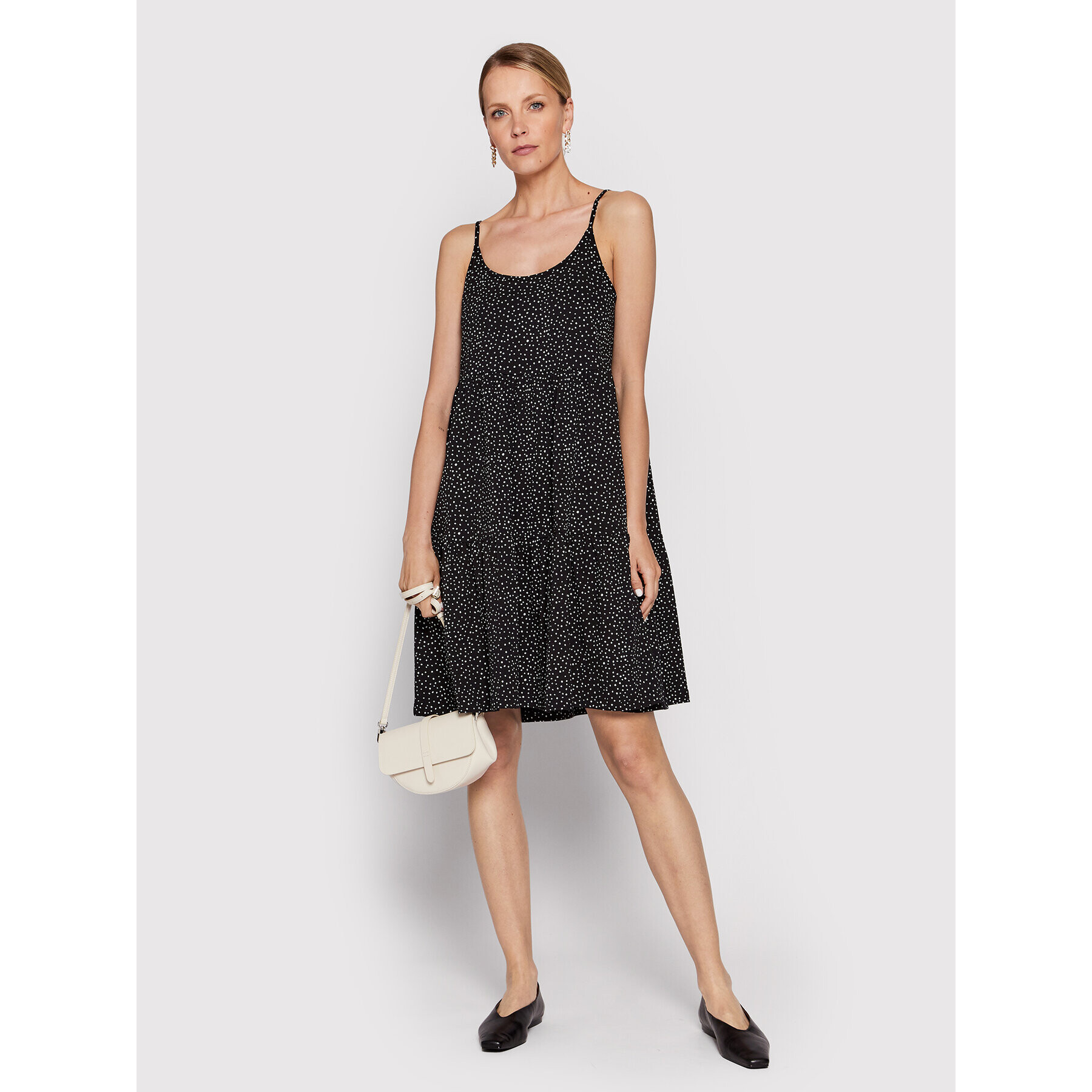 Outhorn Rochie de zi SUDD601A Negru Relaxed Fit - Pled.ro