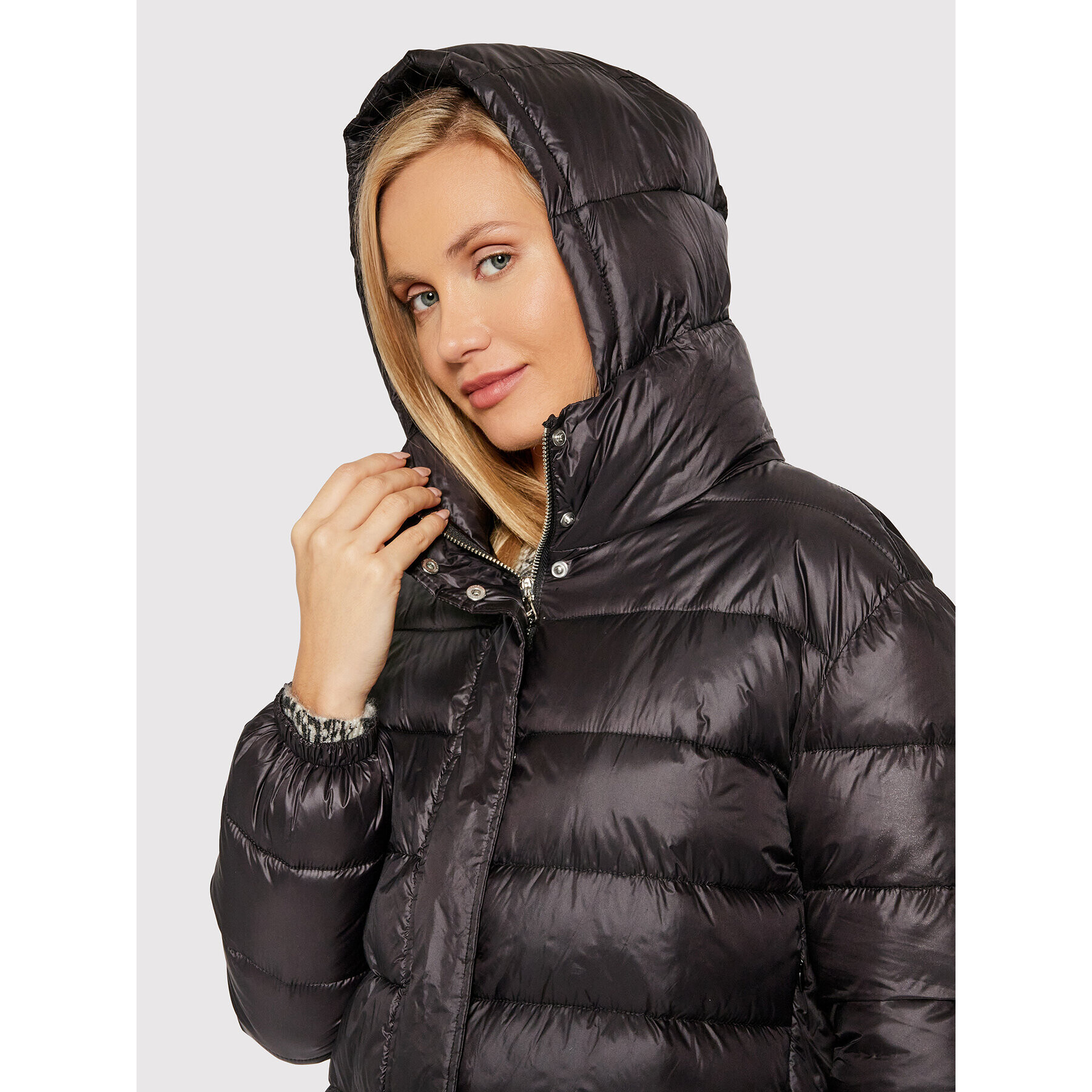 Patrizia Pepe Geacă din puf 2S1353/A9M1-K103 Negru Regular Fit - Pled.ro