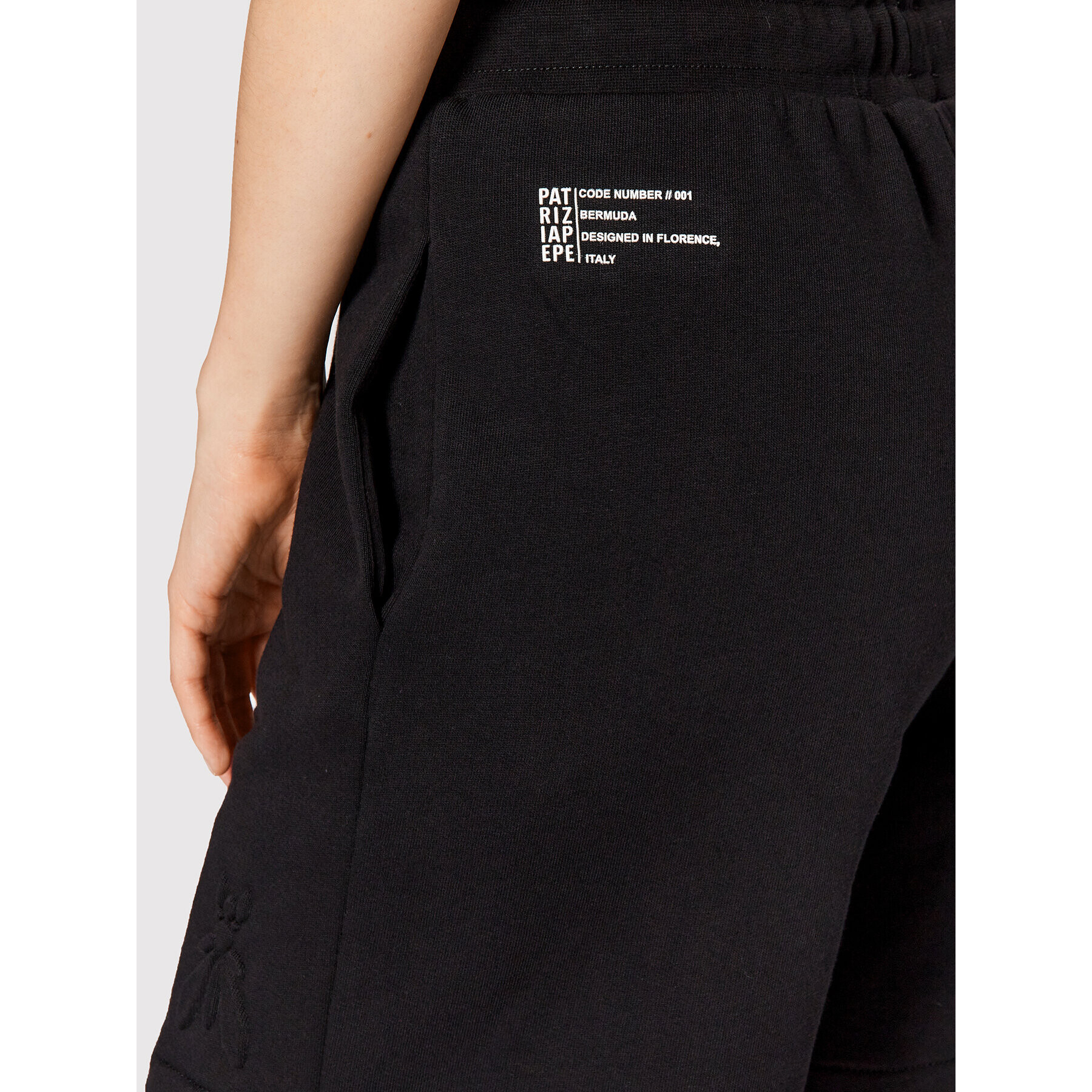 Patrizia Pepe Pantaloni scurți sport 8P0453/J041-K103 Negru Regular Fit - Pled.ro