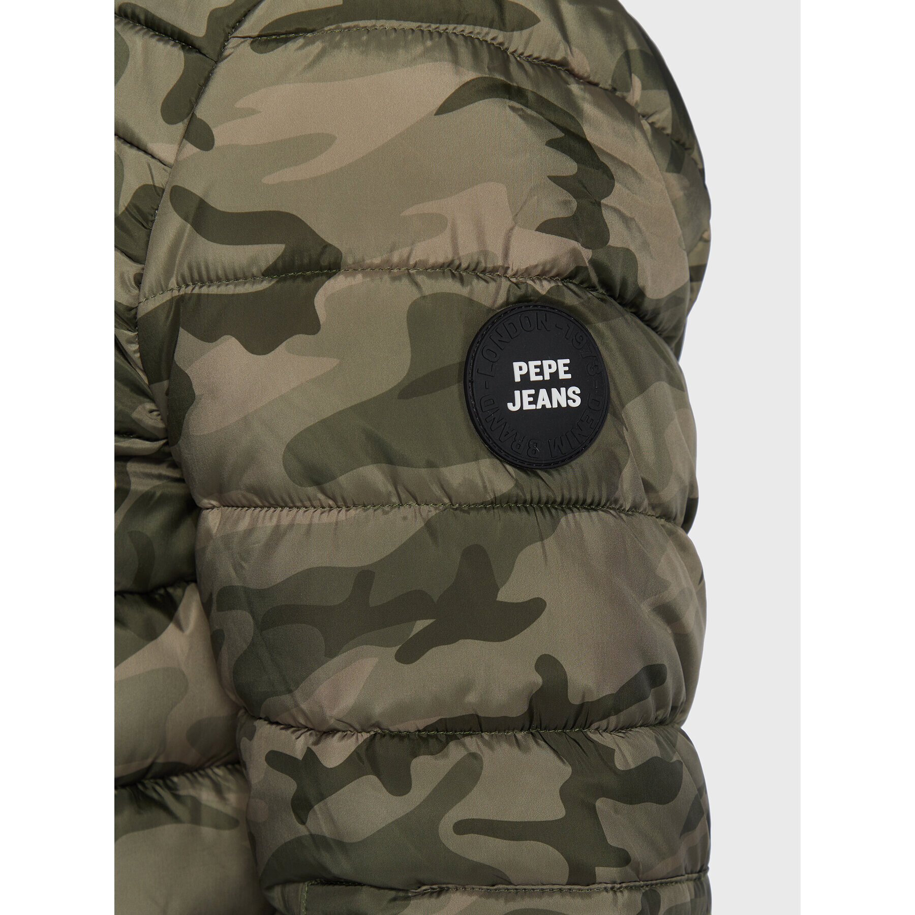 Pepe Jeans Geacă din puf Jack Camo PM402588 Verde Regular Fit - Pled.ro