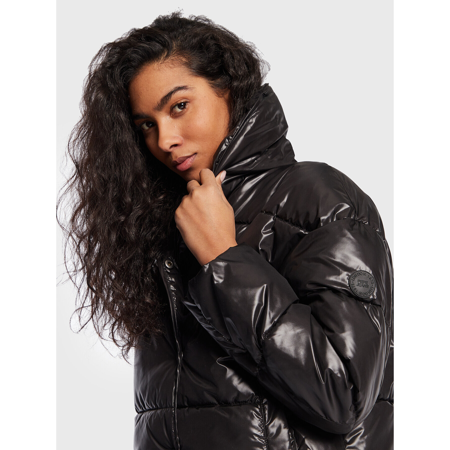 Pepe Jeans Geacă din puf Rain PL402142 Negru Regular Fit - Pled.ro