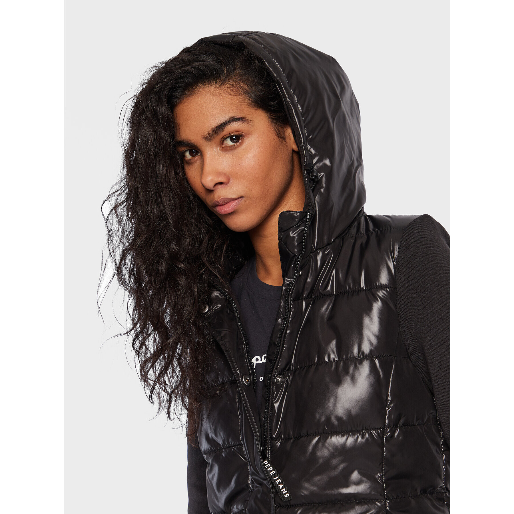 Pepe Jeans Geacă din puf Rinnas PL402143 Negru Regular Fit - Pled.ro