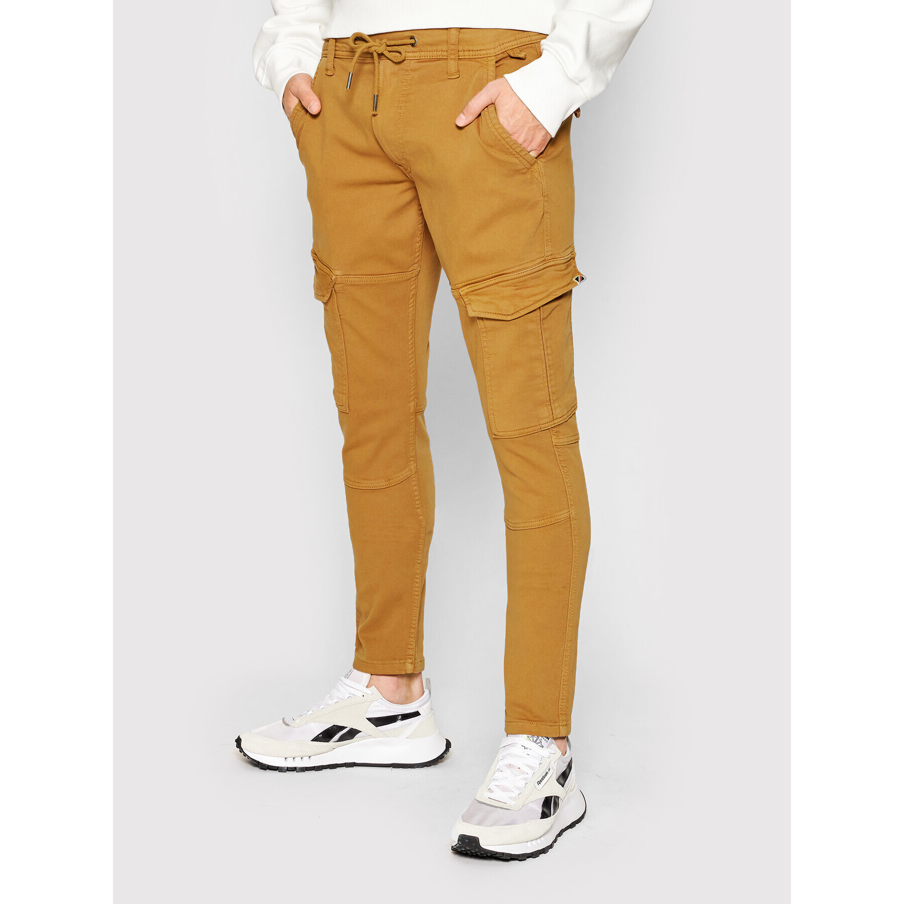 Pepe Jeans Pantaloni din material GYMDIGO Jared PM211486 Maro Tapered Fit - Pled.ro