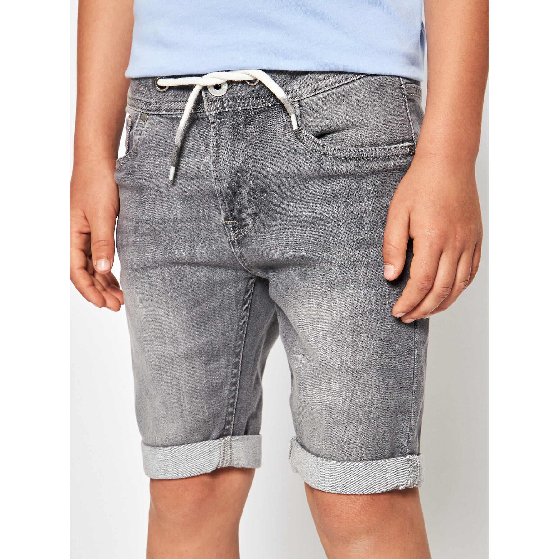 Pepe Jeans Pantaloni scurți de blugi GYMDIGO Joe PB800646 Gri Regular Fit - Pled.ro