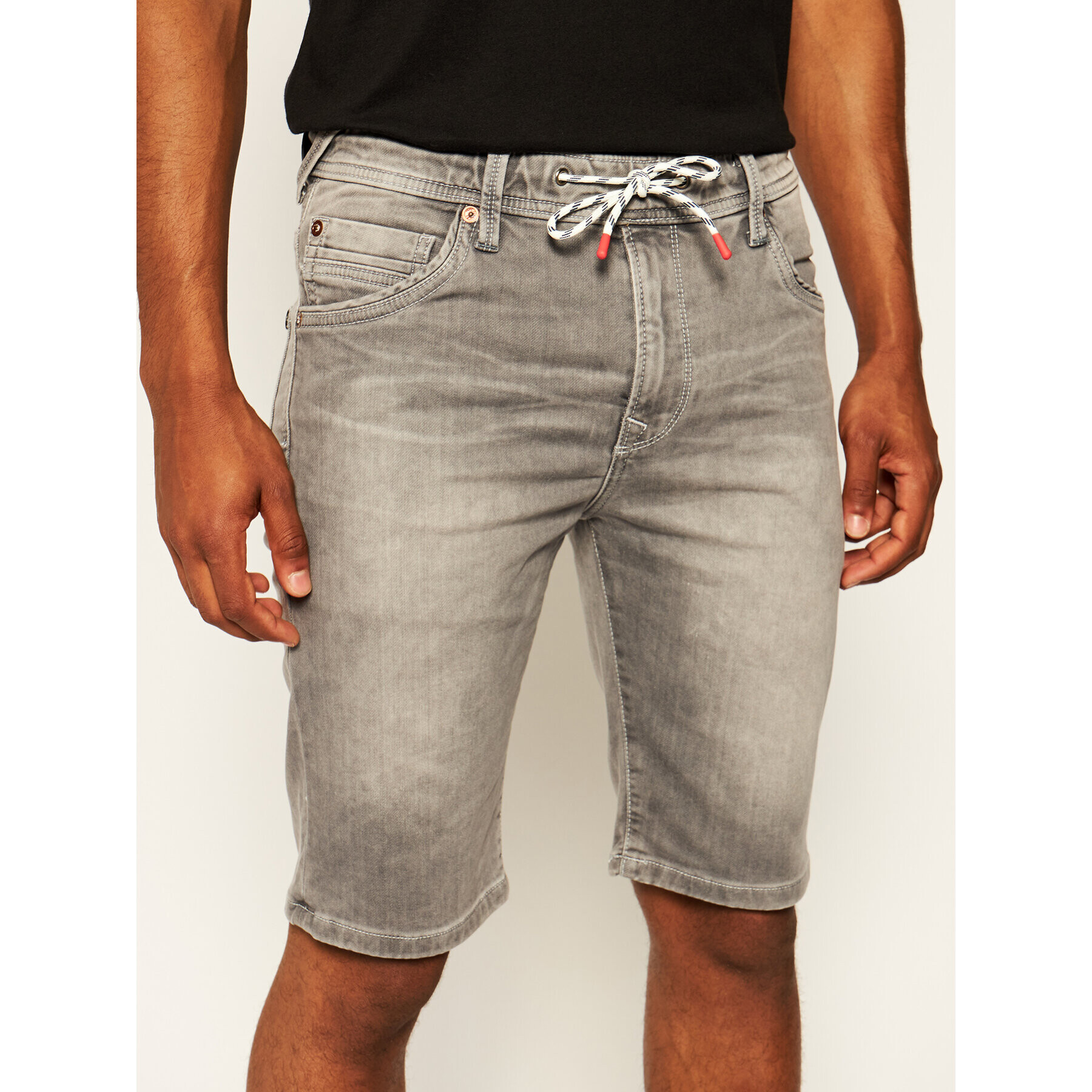 Pepe Jeans Pantaloni scurți de blugi Jagger Short Used PM800776 Gri Regular Fit - Pled.ro