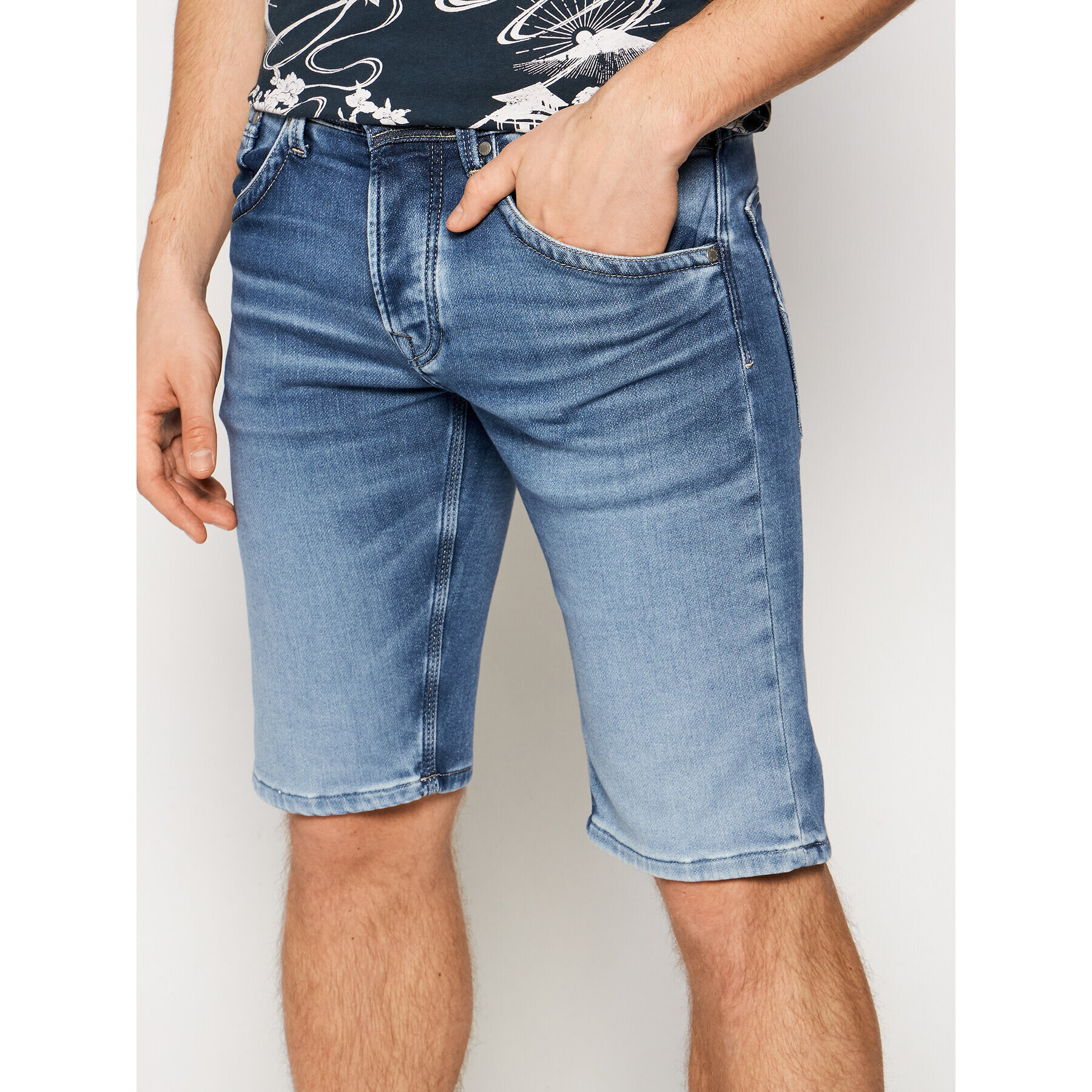 Pepe Jeans Pantaloni scurți de blugi Track PM800487WQ5 Albastru Regular Fit - Pled.ro