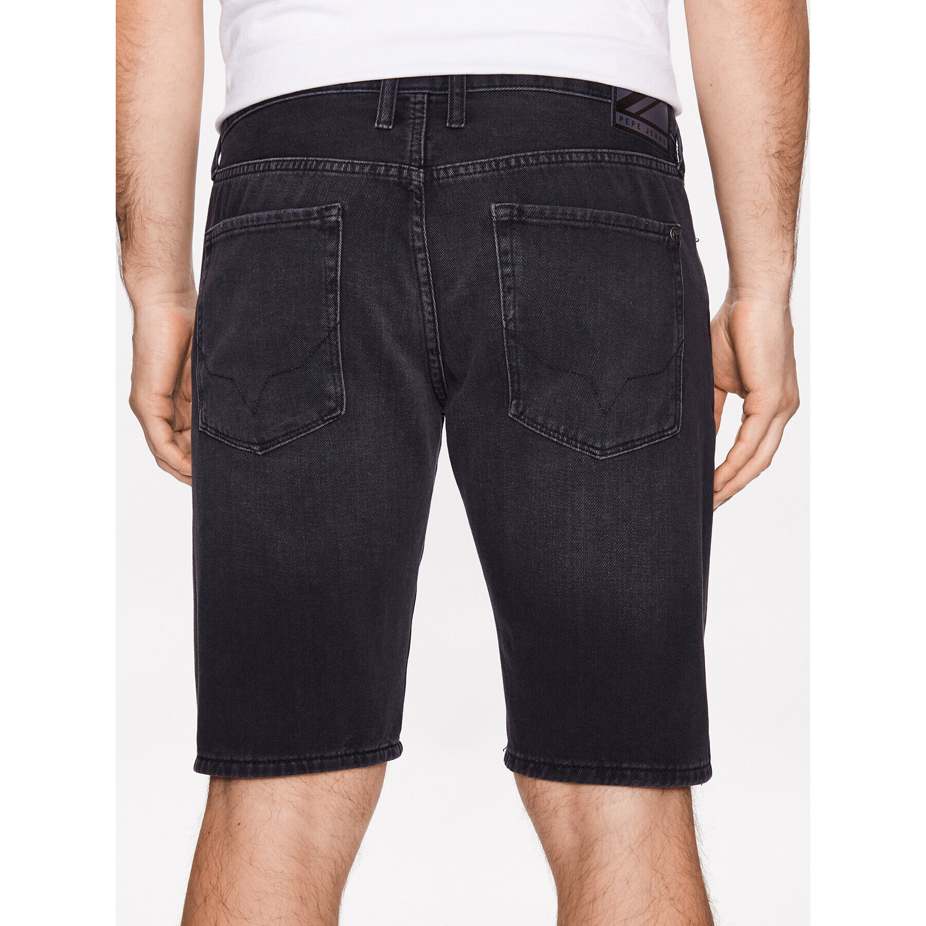 Pepe Jeans Pantaloni scurți de blugi Stanley Short Black PM801020 Albastru Tapered Fit - Pled.ro