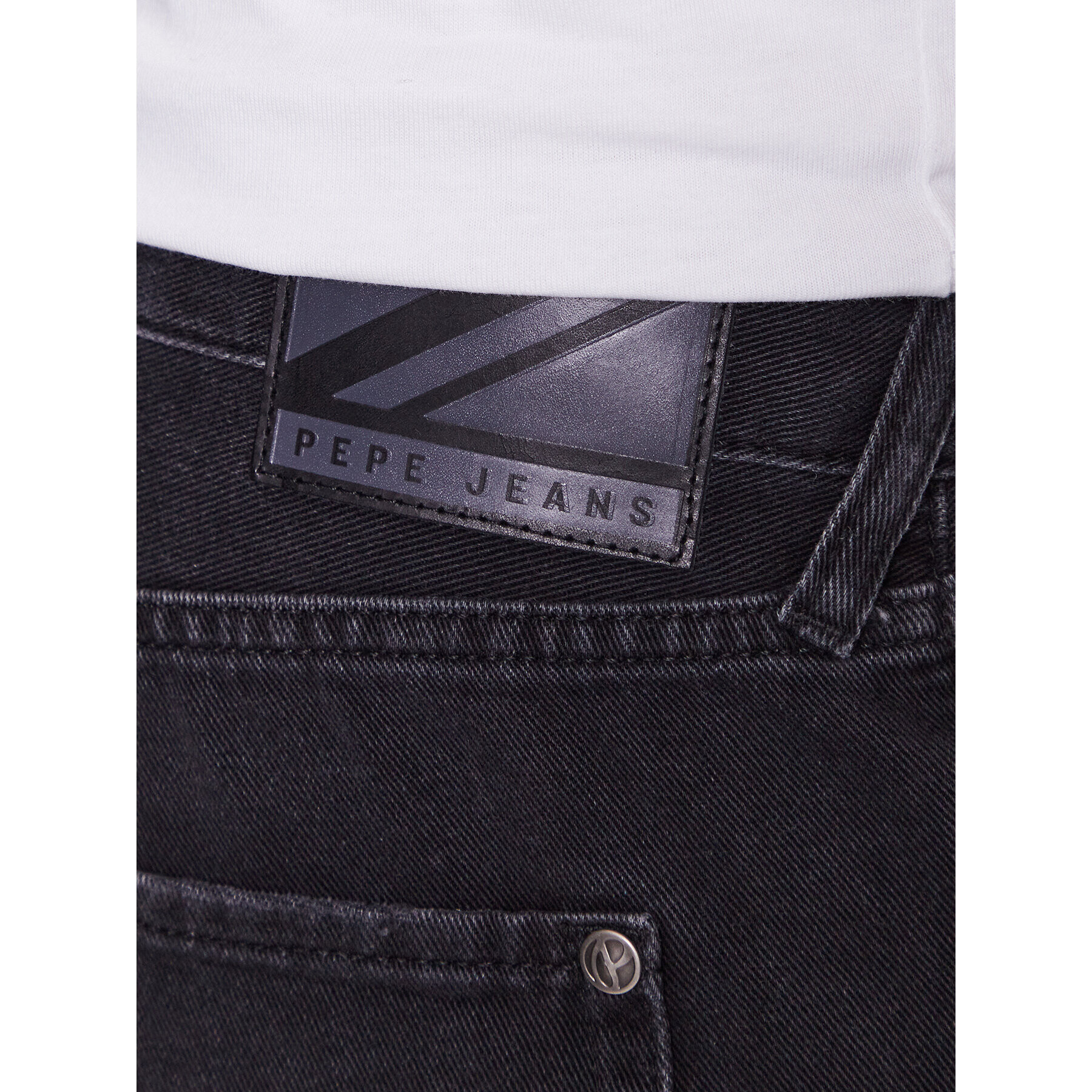 Pepe Jeans Pantaloni scurți de blugi Stanley Short Black PM801020 Albastru Tapered Fit - Pled.ro