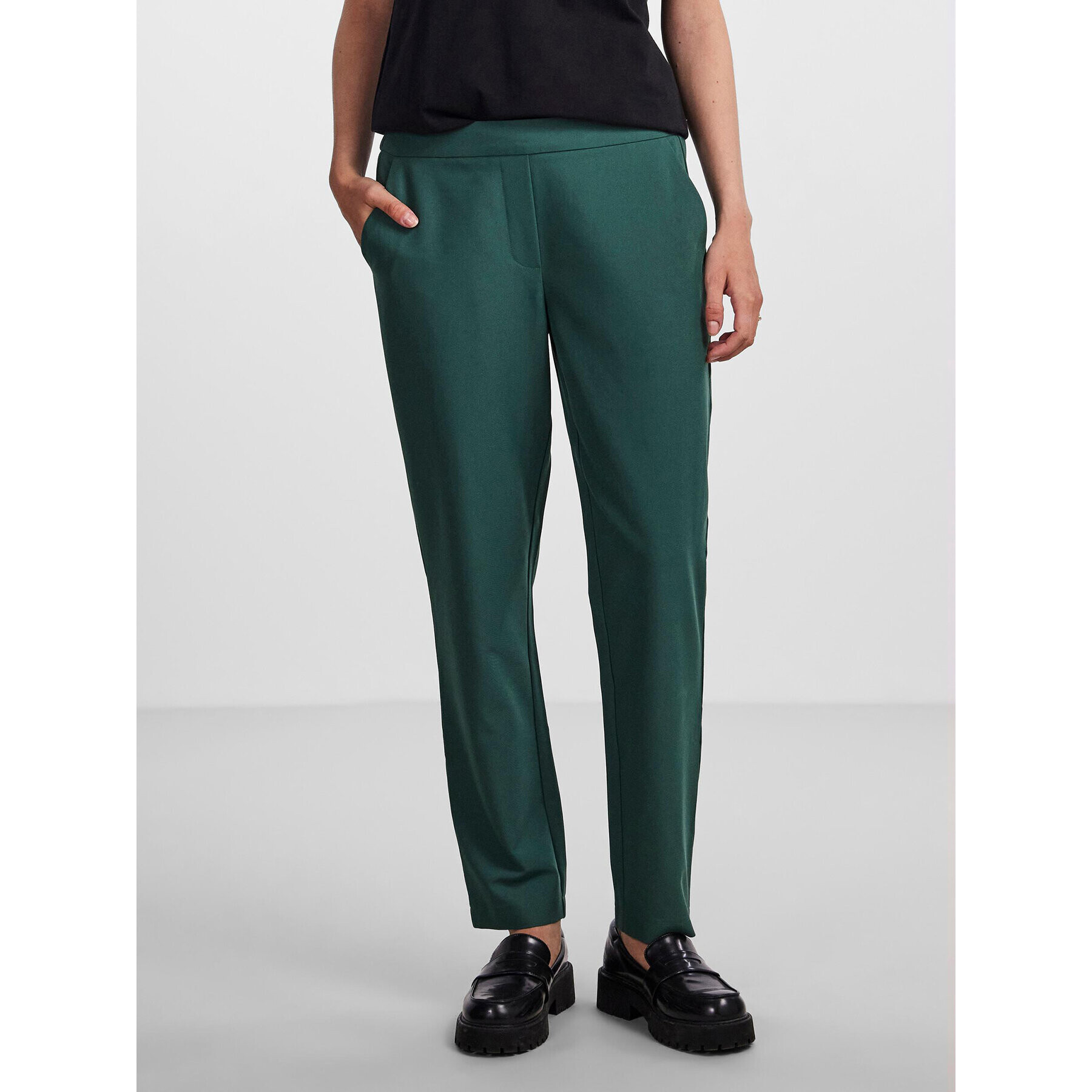 Pieces Pantaloni chino 17138427 Verde Regular Fit - Pled.ro