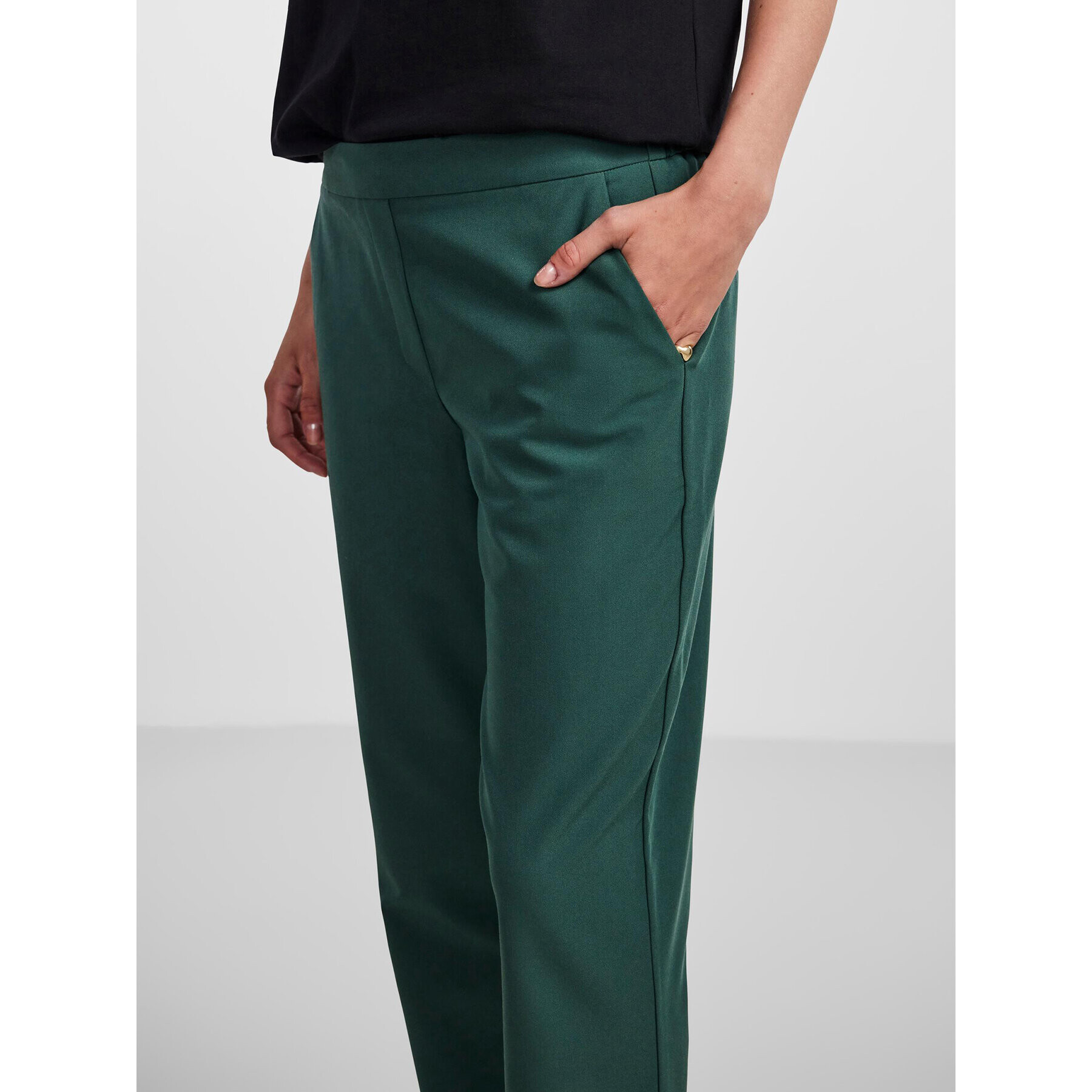 Pieces Pantaloni chino 17138427 Verde Regular Fit - Pled.ro