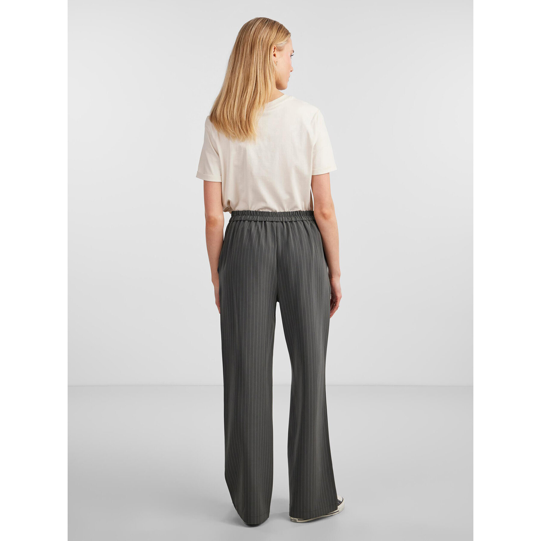 Pieces Pantaloni din material 17130407 Gri Loose Fit - Pled.ro