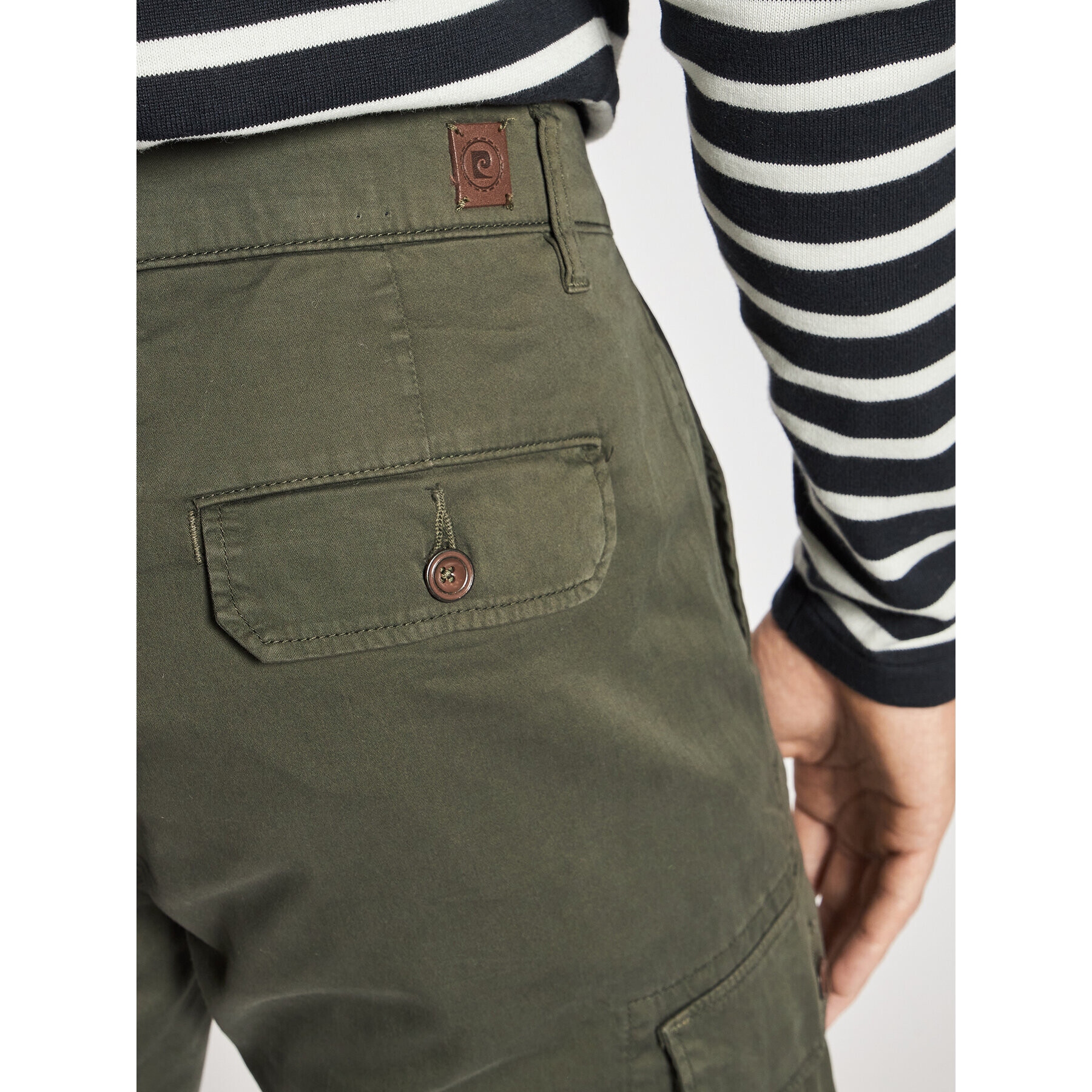 Pierre Cardin Pantalon scurți din material Lyon 3464 Verde Regular Fit - Pled.ro