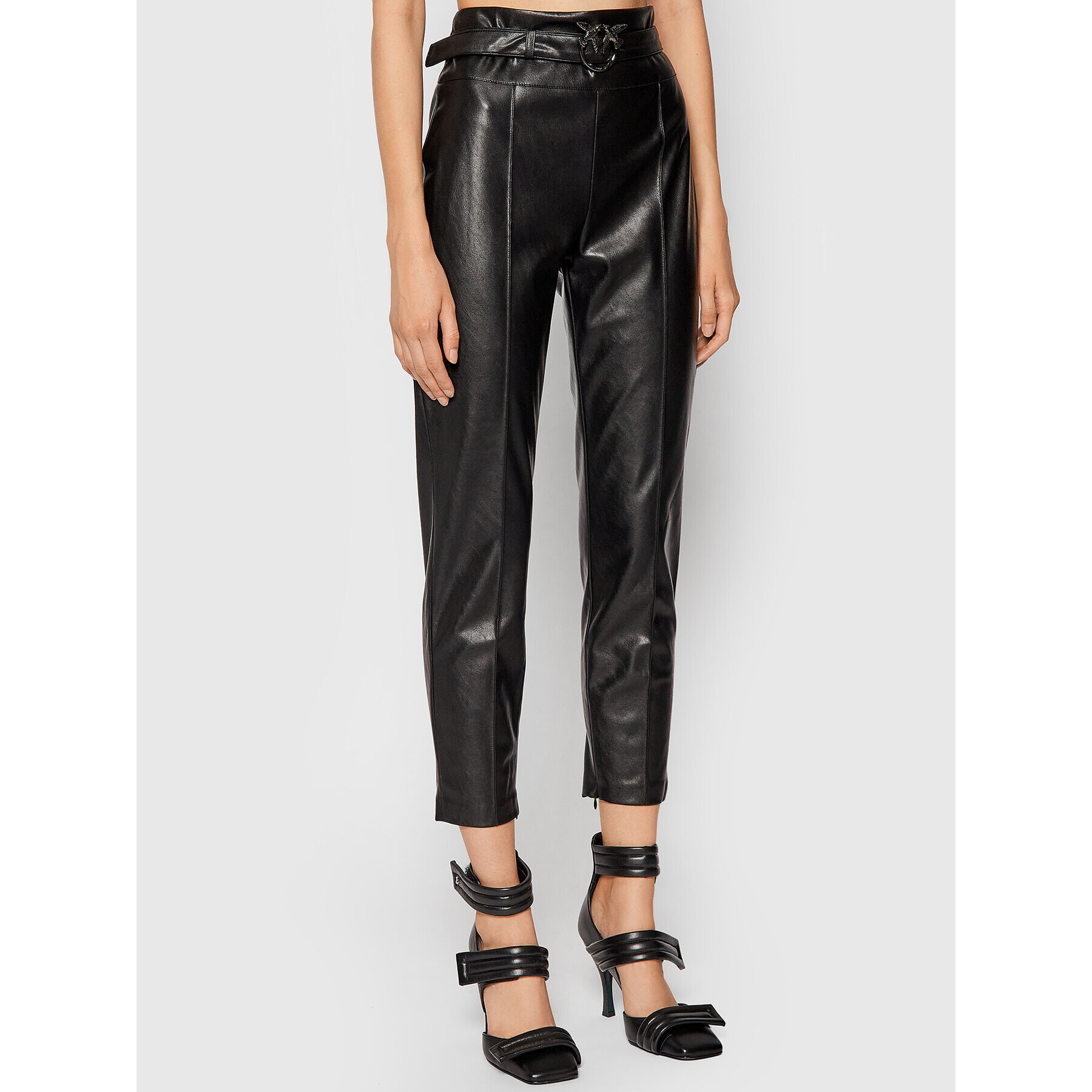 Pinko Pantaloni din imitație de piele Campus 20212 BLKO1 1G16F6 7105 Negru Carrot Fit - Pled.ro