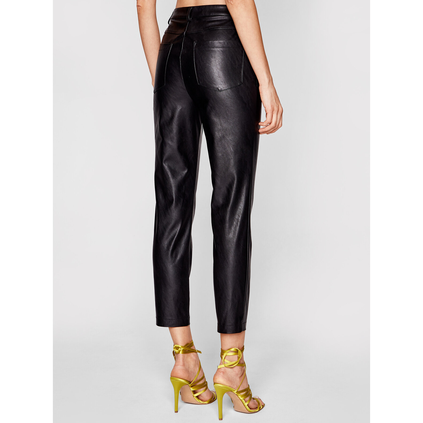 Pinko Pantaloni din imitație de piele Susan PE 21 BLK01 1G15ZV 7105 Negru Slim Fit - Pled.ro