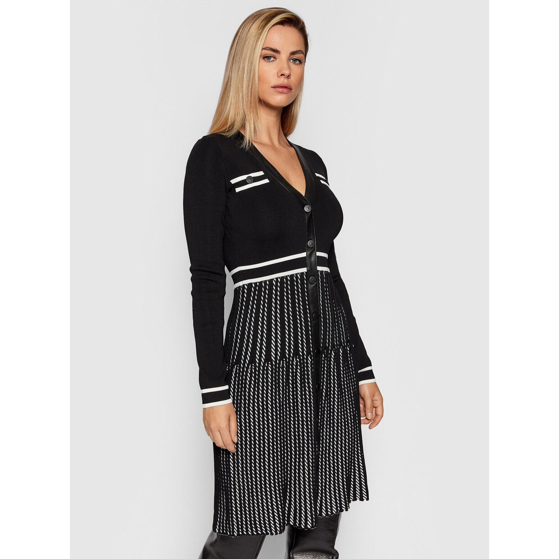 Pinko Rochie tricotată Eloro 1G166Y Y79K Negru Regular Fit - Pled.ro