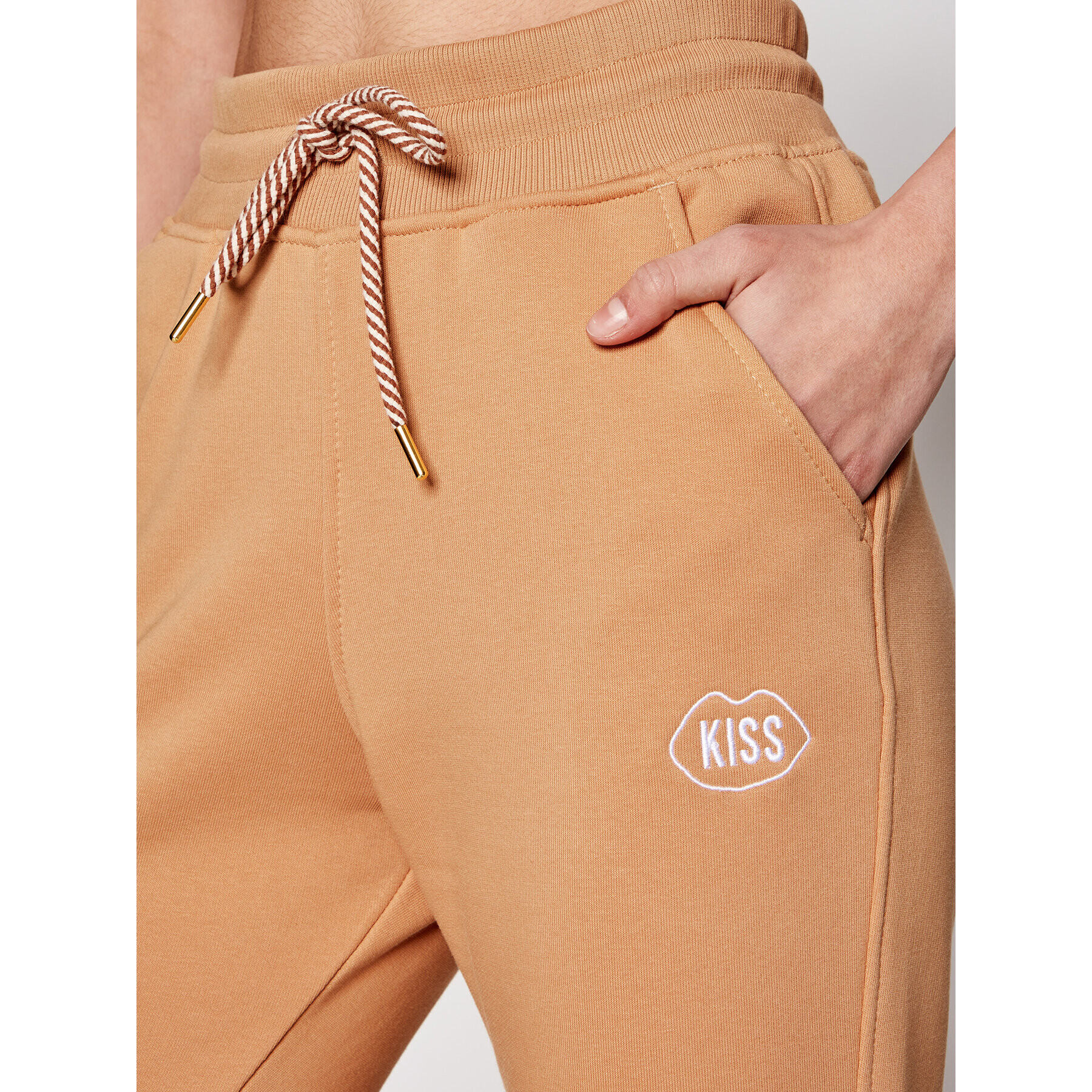 PLNY LALA Pantaloni trening Kiss PL-SP-SE-00011 Maro Regular Fit - Pled.ro