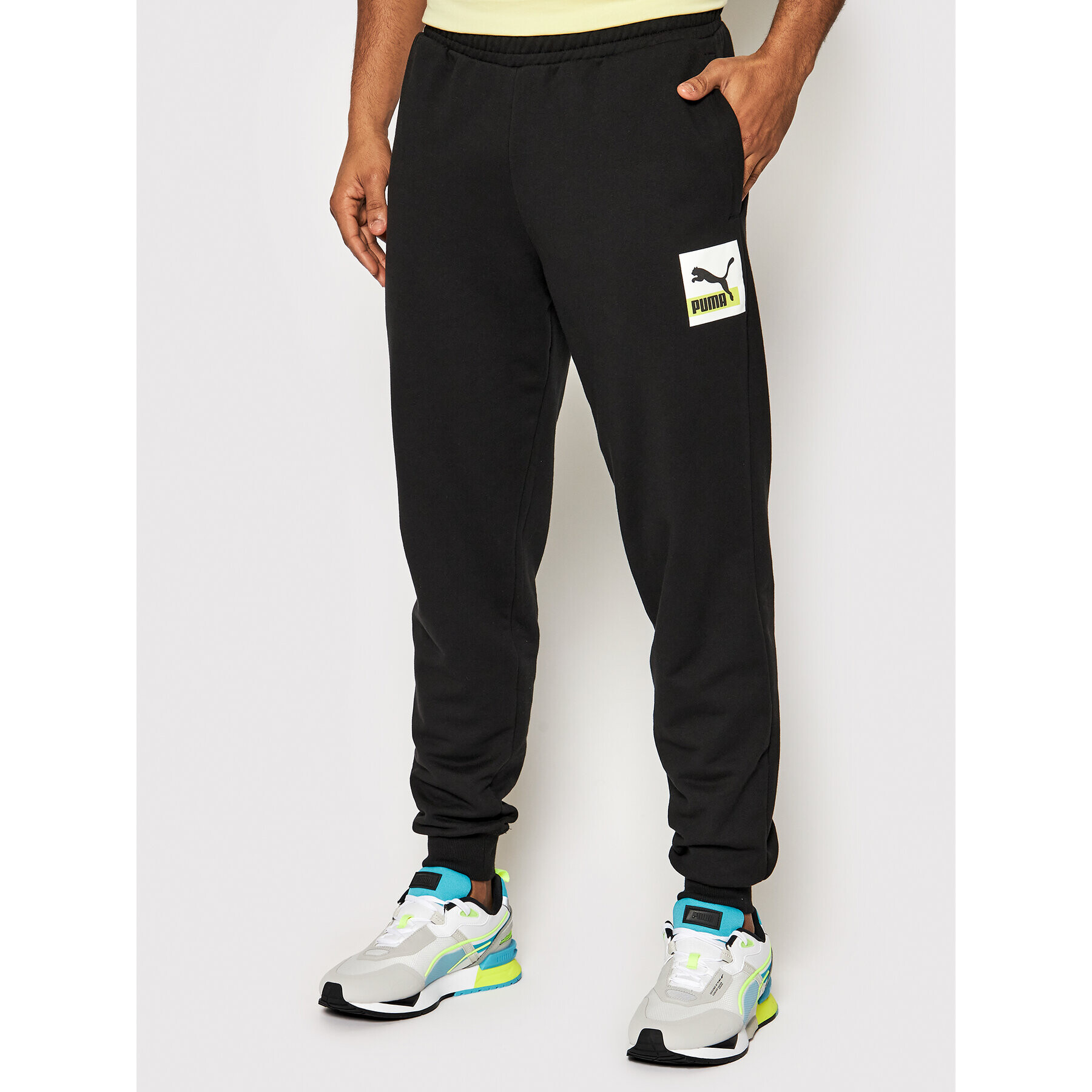 Puma Pantaloni trening Brand Love 533654 Negru Regular Fit - Pled.ro