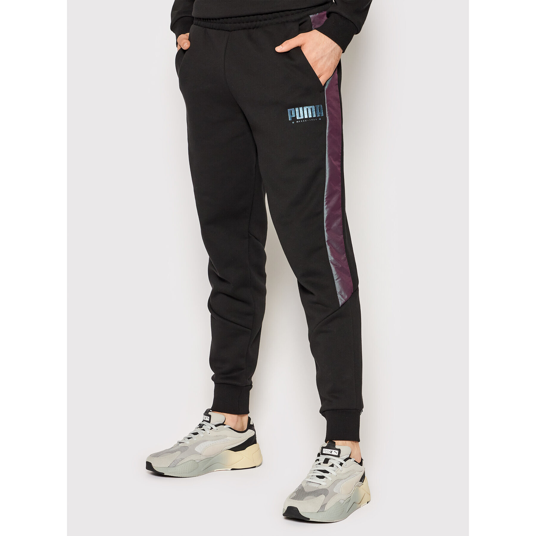 Puma Pantaloni trening Cyber 848177 Negru Regular Fit - Pled.ro