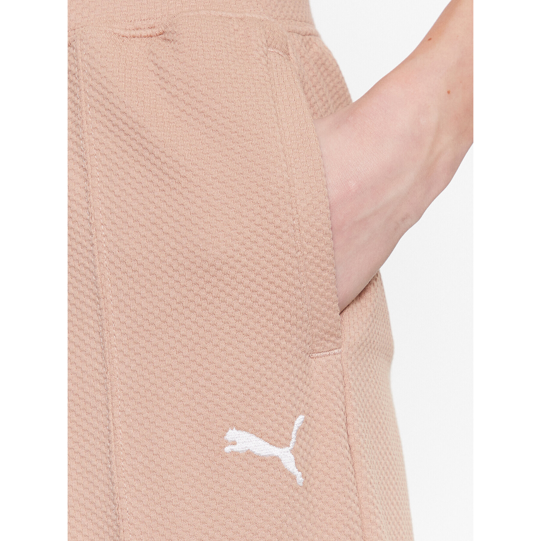 Puma Pantaloni trening Her 673113 Bej Relaxed Fit - Pled.ro