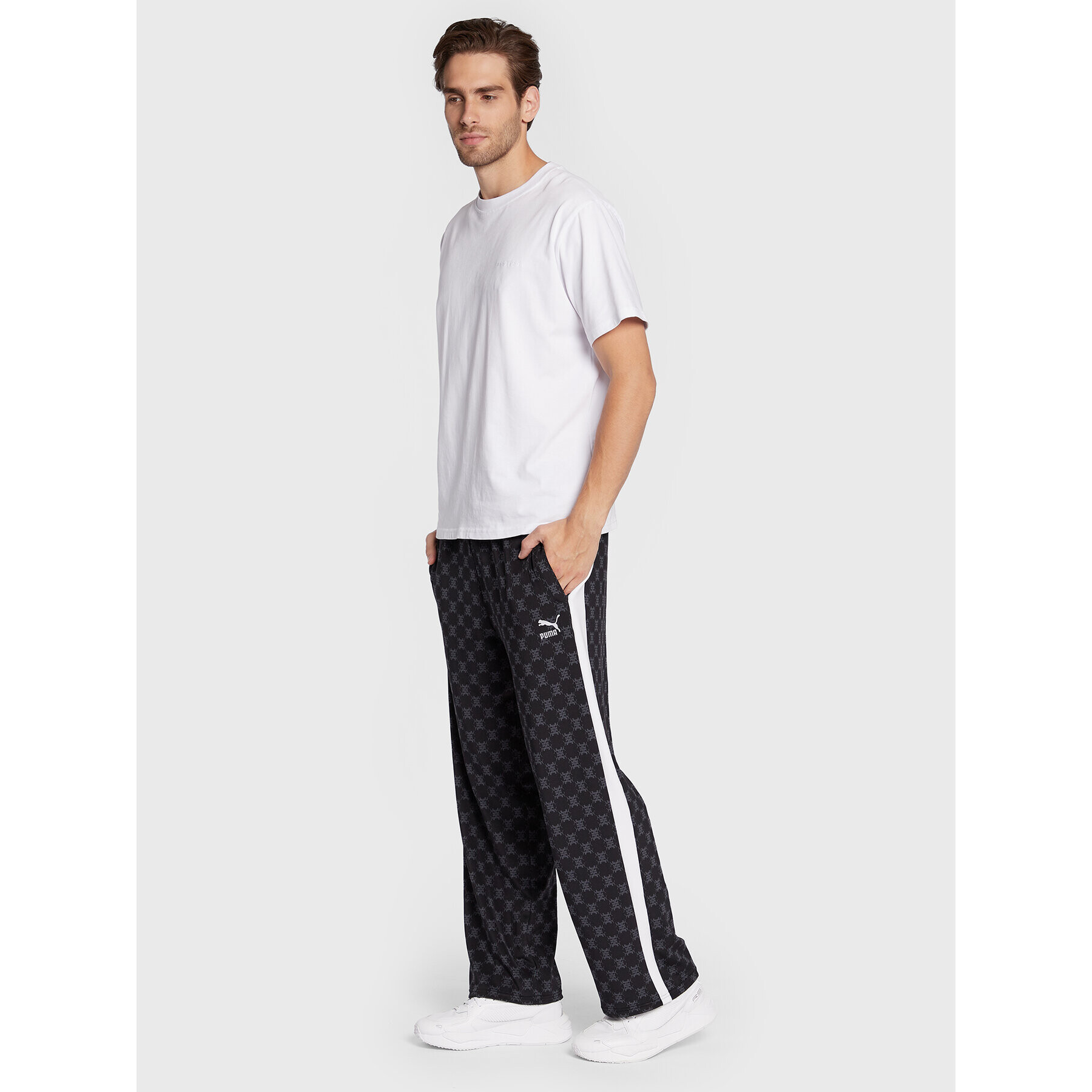 Puma Pantaloni trening T7 Printed Track 537045 Negru Regular Fit - Pled.ro