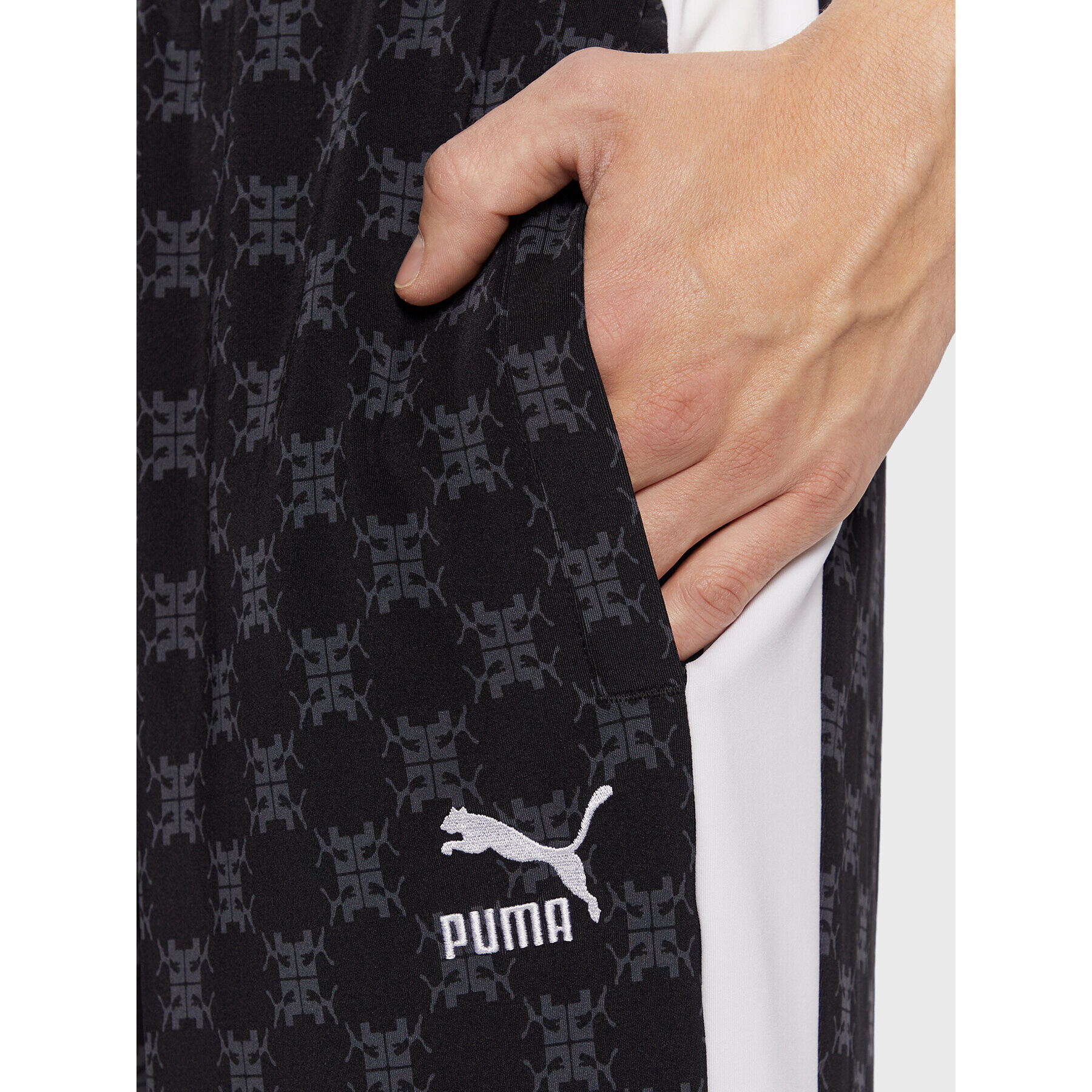 Puma Pantaloni trening T7 Printed Track 537045 Negru Regular Fit - Pled.ro