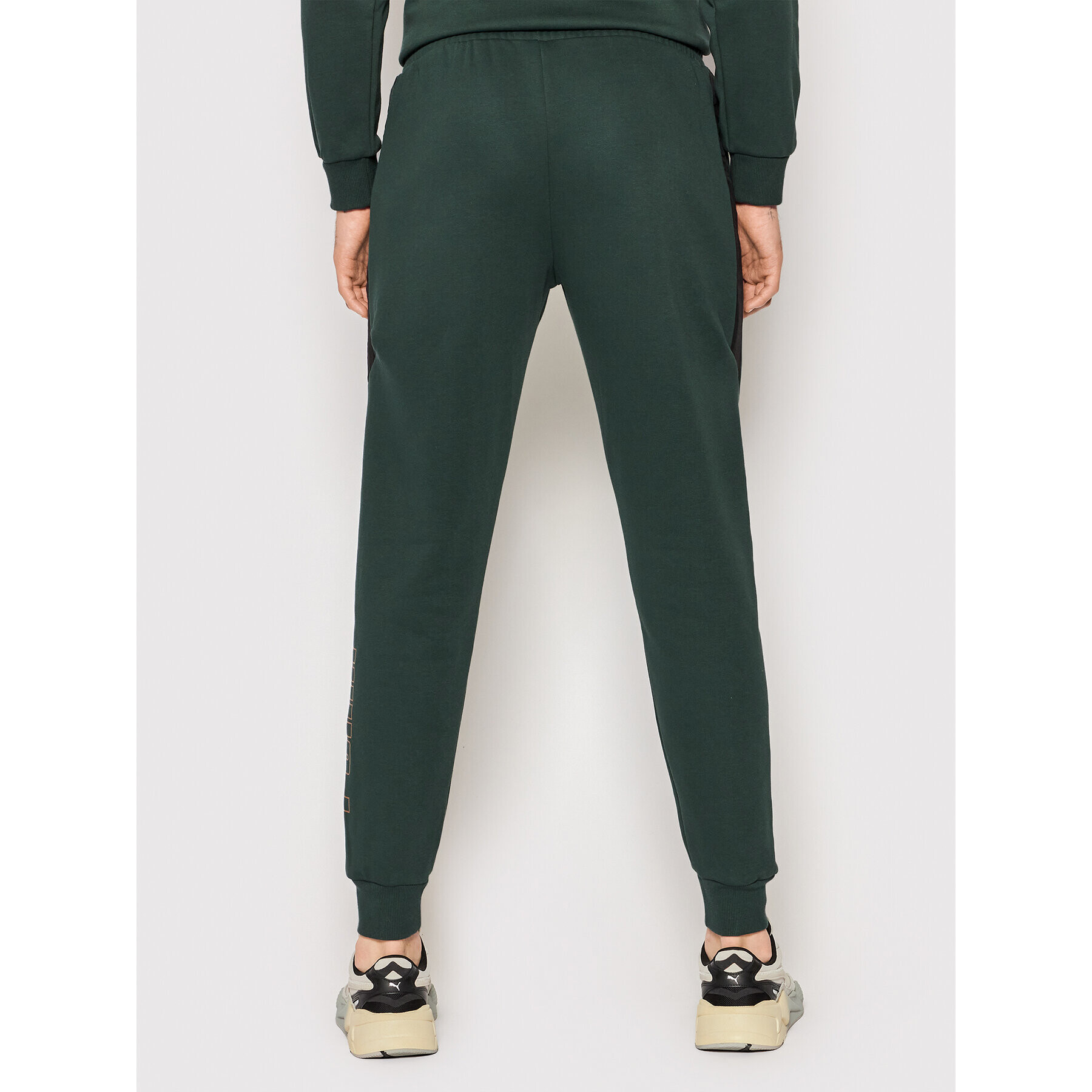 Puma Pantaloni trening Winterized 848191 Verde Regular Fit - Pled.ro