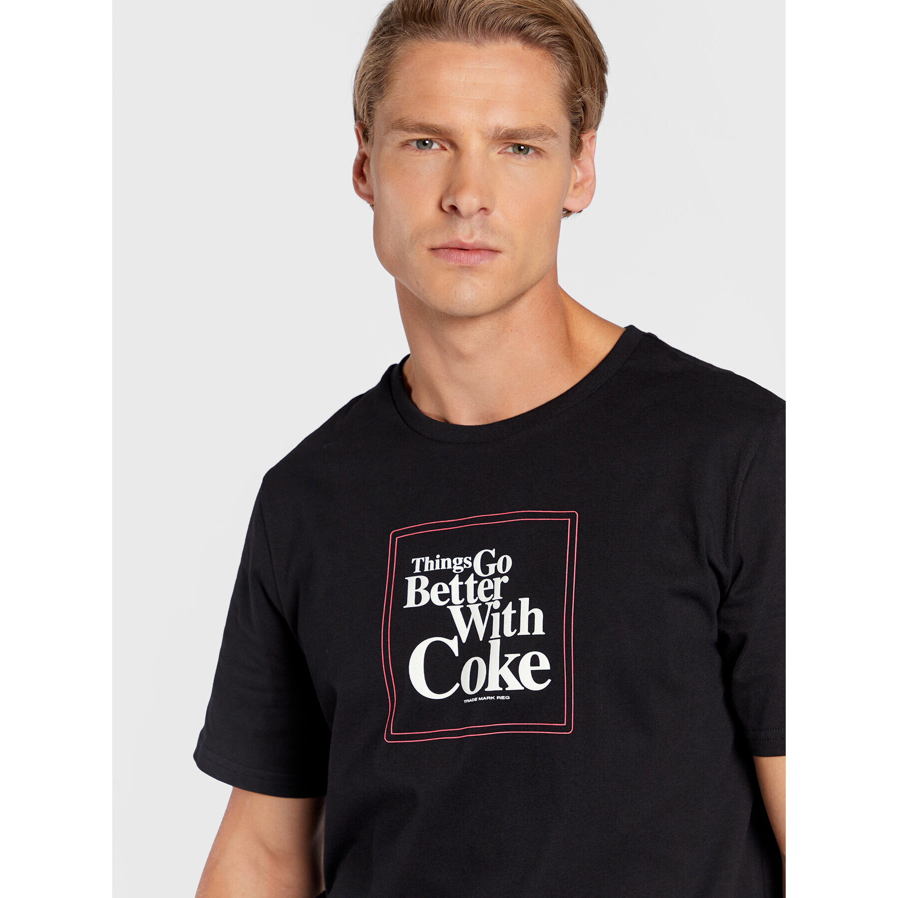 Puma Tricou COCA-COLA Graphic 536158 Negru Regular Fit - Pled.ro