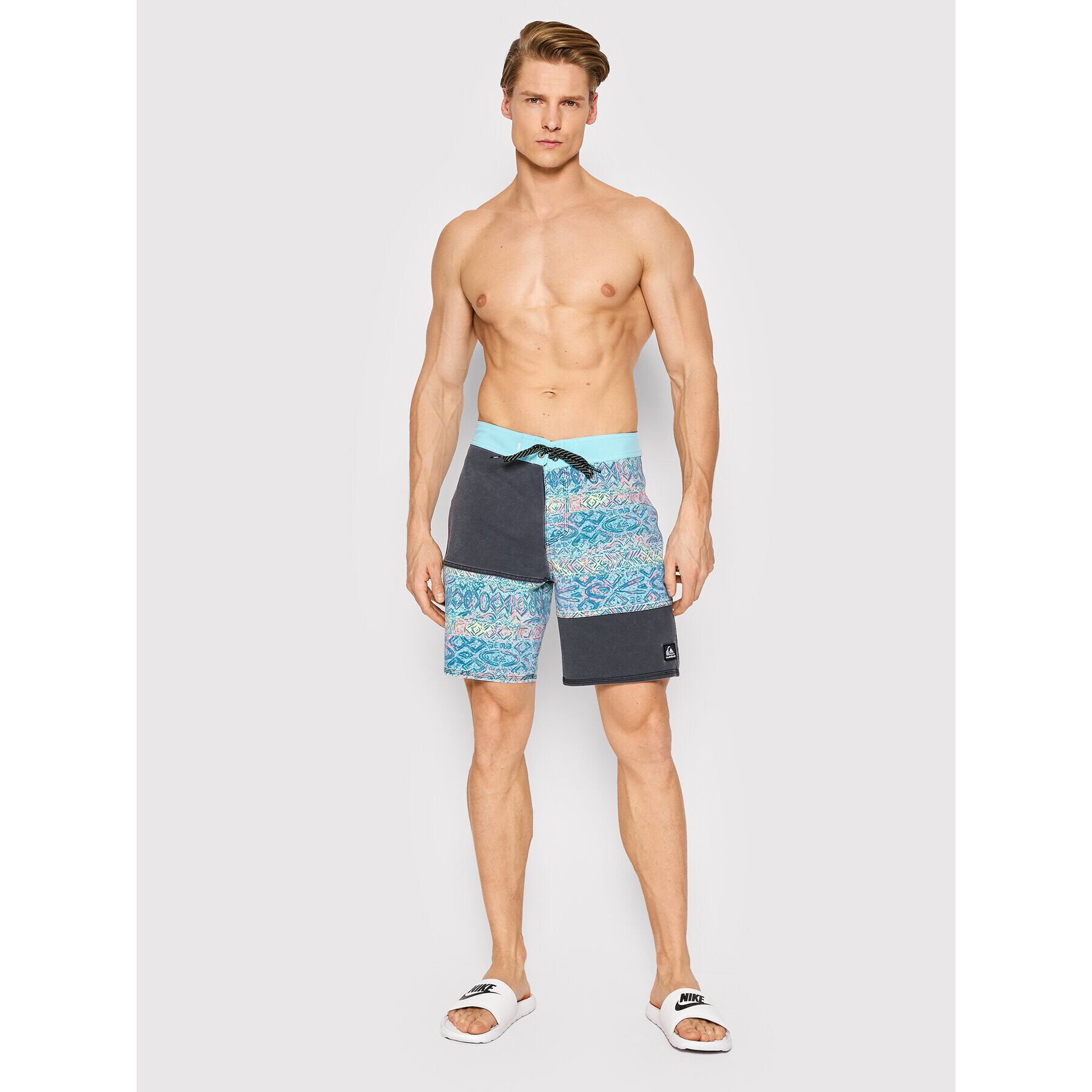 Quiksilver Pantaloni scurți pentru înot Surfsilk Juxtaposed 18" EQYBS04687 Colorat Performance Fit - Pled.ro