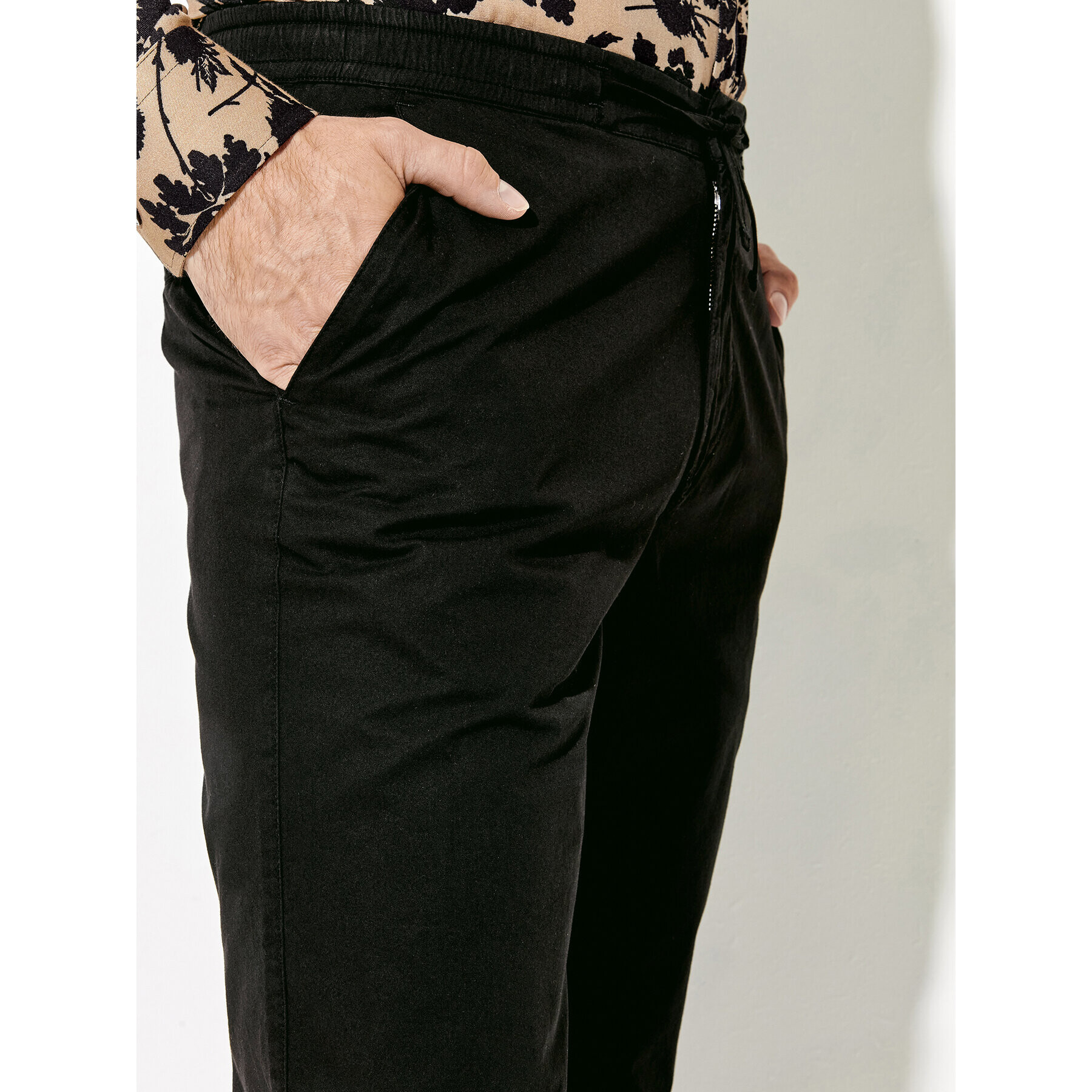 Rage Age Pantaloni din material Atom Negru Relaxed Fit - Pled.ro