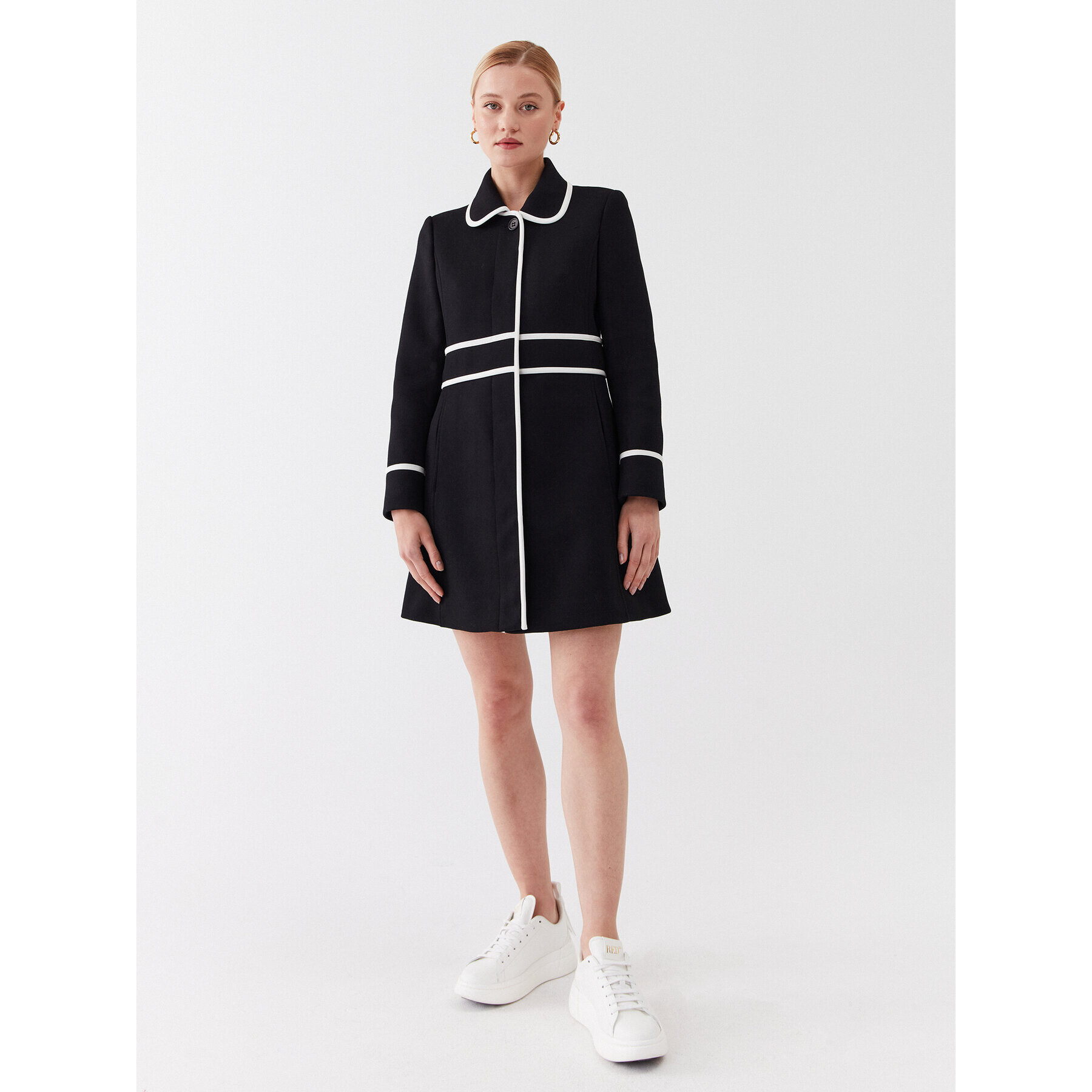 Red Valentino Palton de lână 2R3CAF754AA Negru Regular Fit - Pled.ro