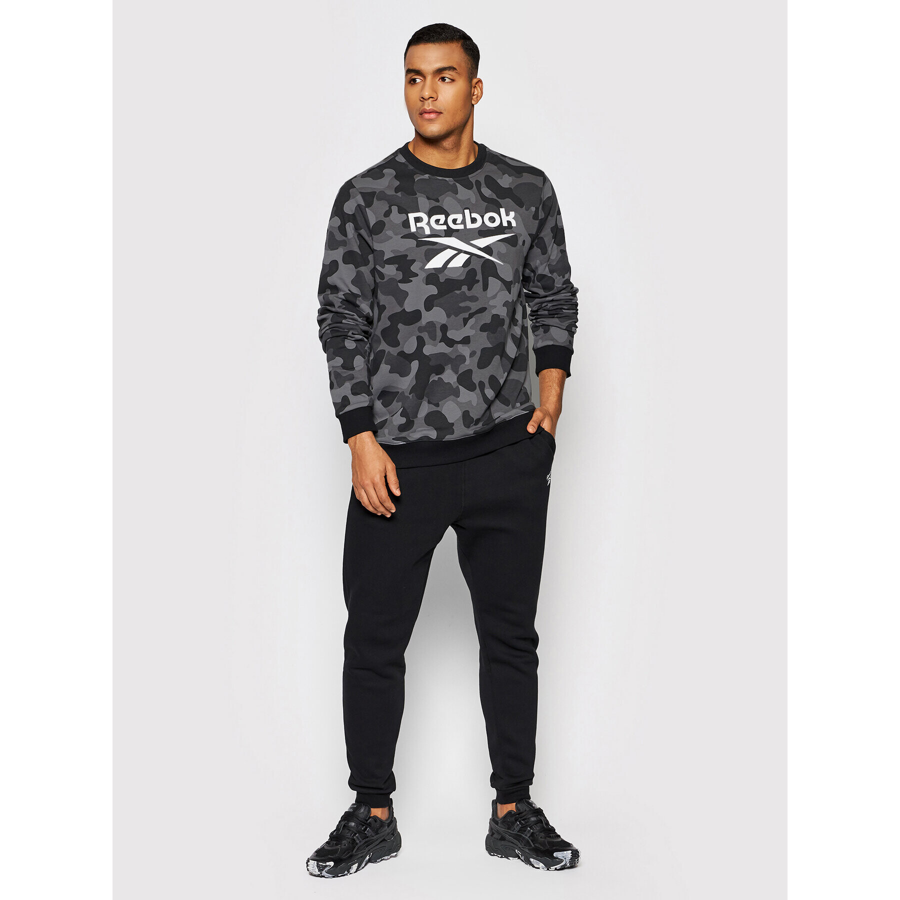 Reebok Bluză Camo HA6314 Gri Regular Fit - Pled.ro