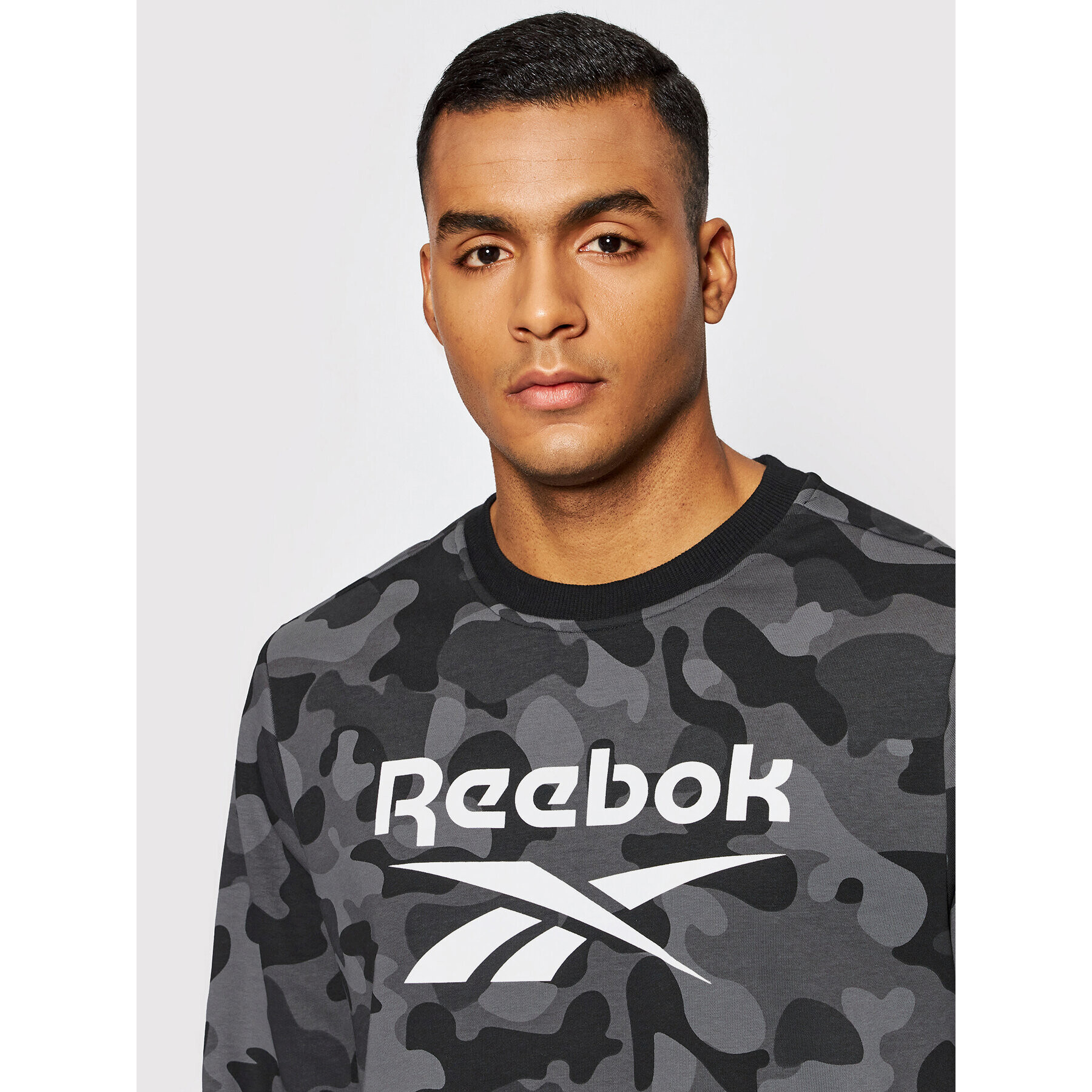 Reebok Bluză Camo HA6314 Gri Regular Fit - Pled.ro