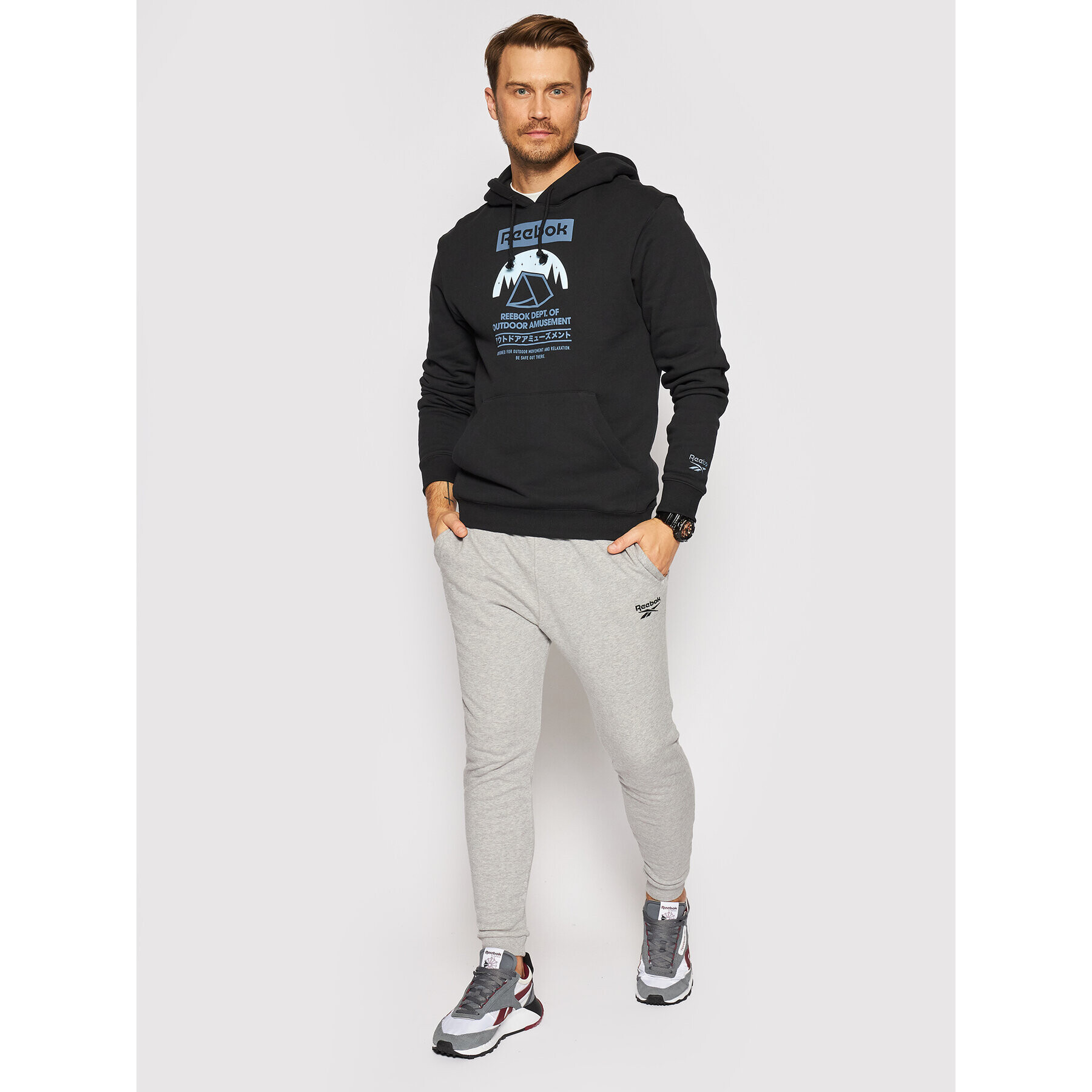 Reebok Bluză Camping Graphic GS4191 Negru Relaxed Fit - Pled.ro