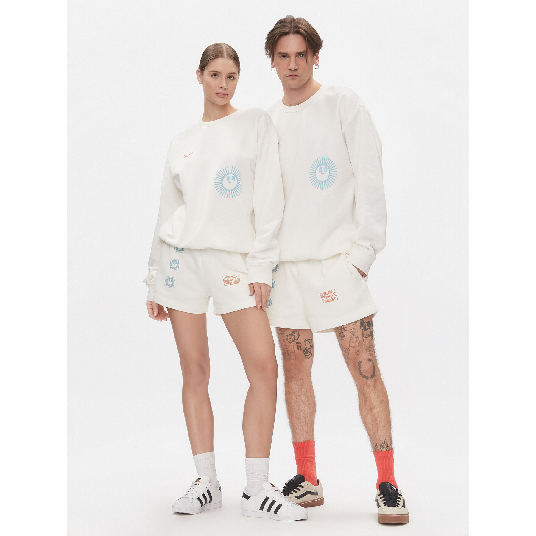 Reebok Bluză Classics Good Vibes Crew Sweatshirt HT6116 Écru - Pled.ro