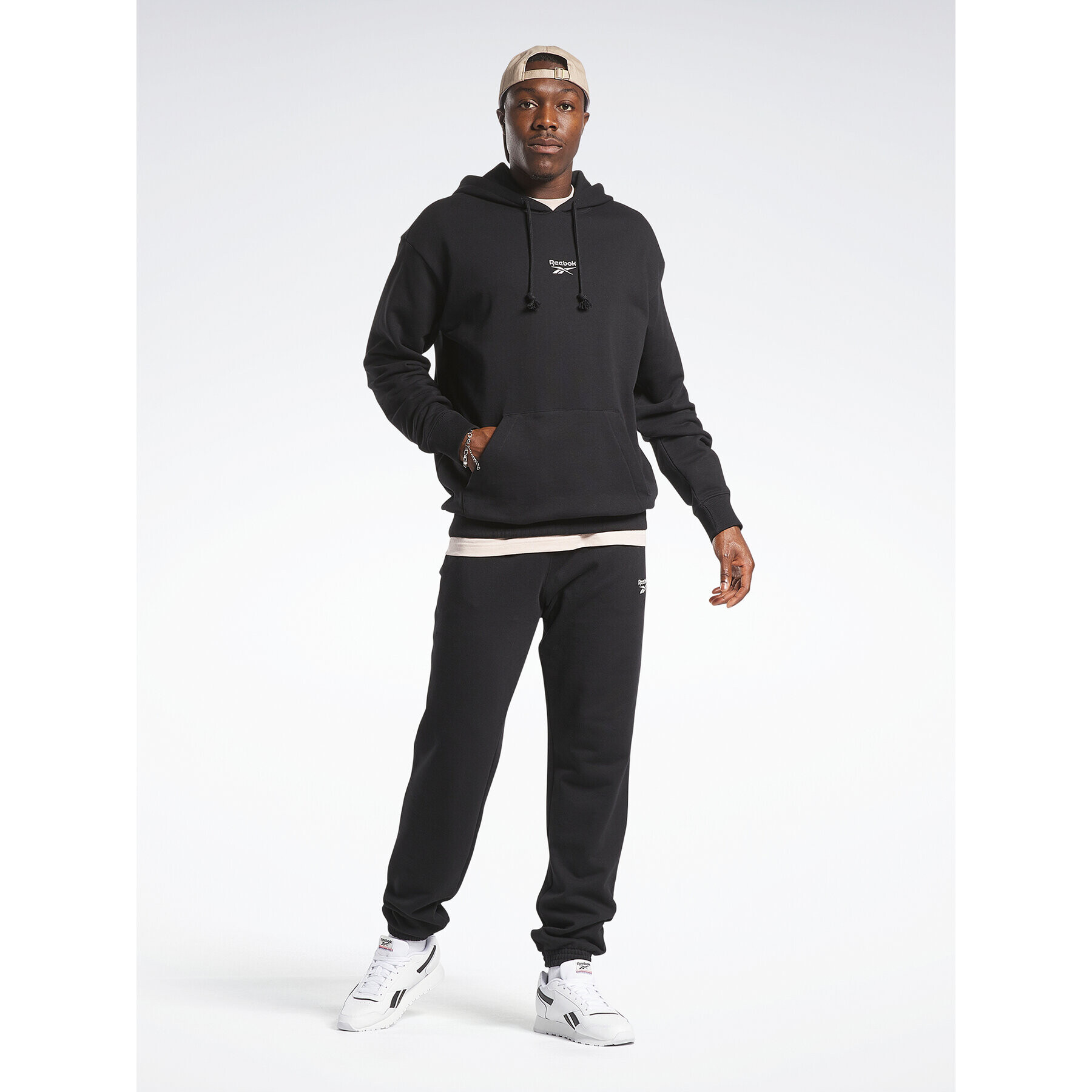 Reebok Bluză Classics Small Vector Hoodie HS7149 Negru - Pled.ro