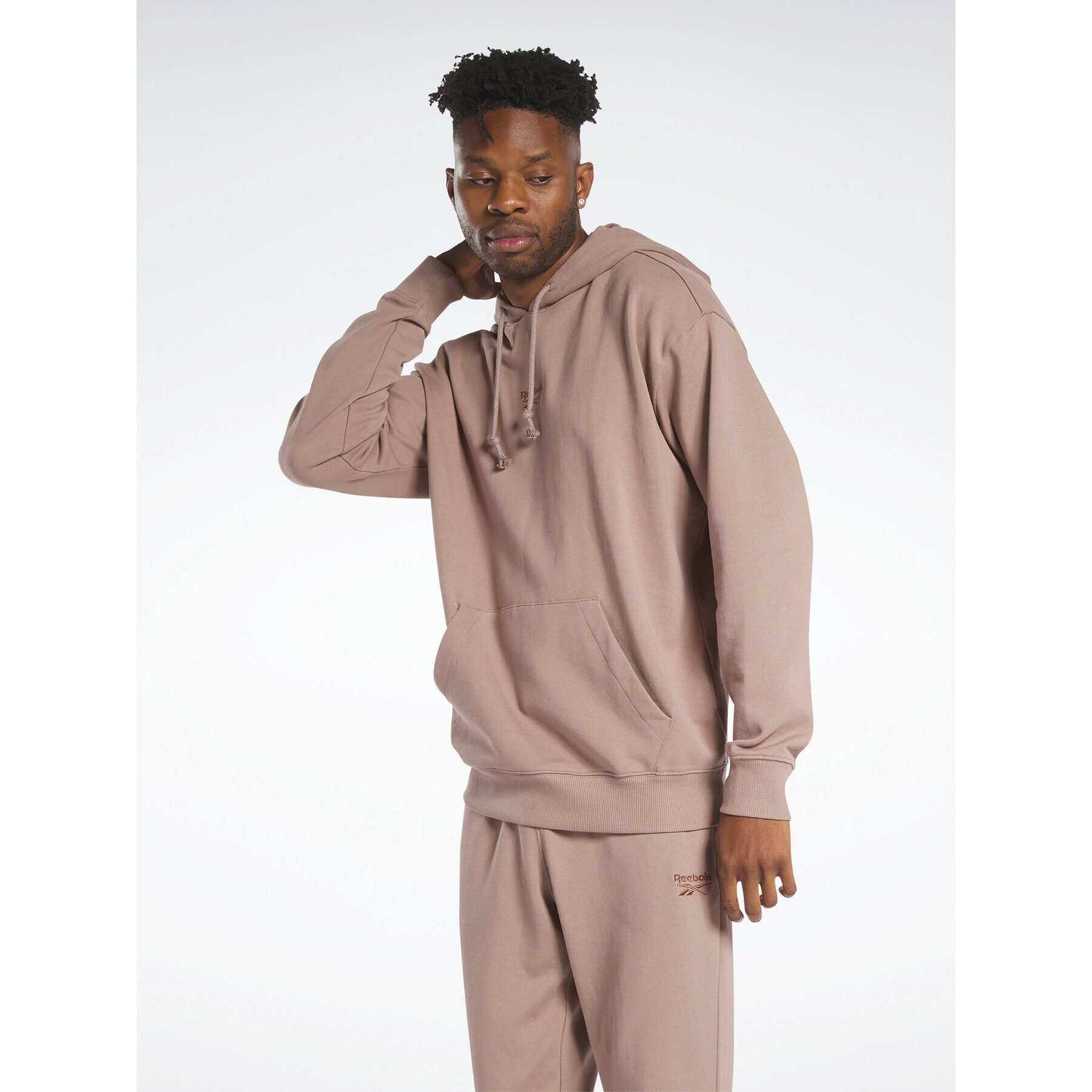 Reebok Bluză Classics Small Vector Hoodie HS7151 Maro - Pled.ro