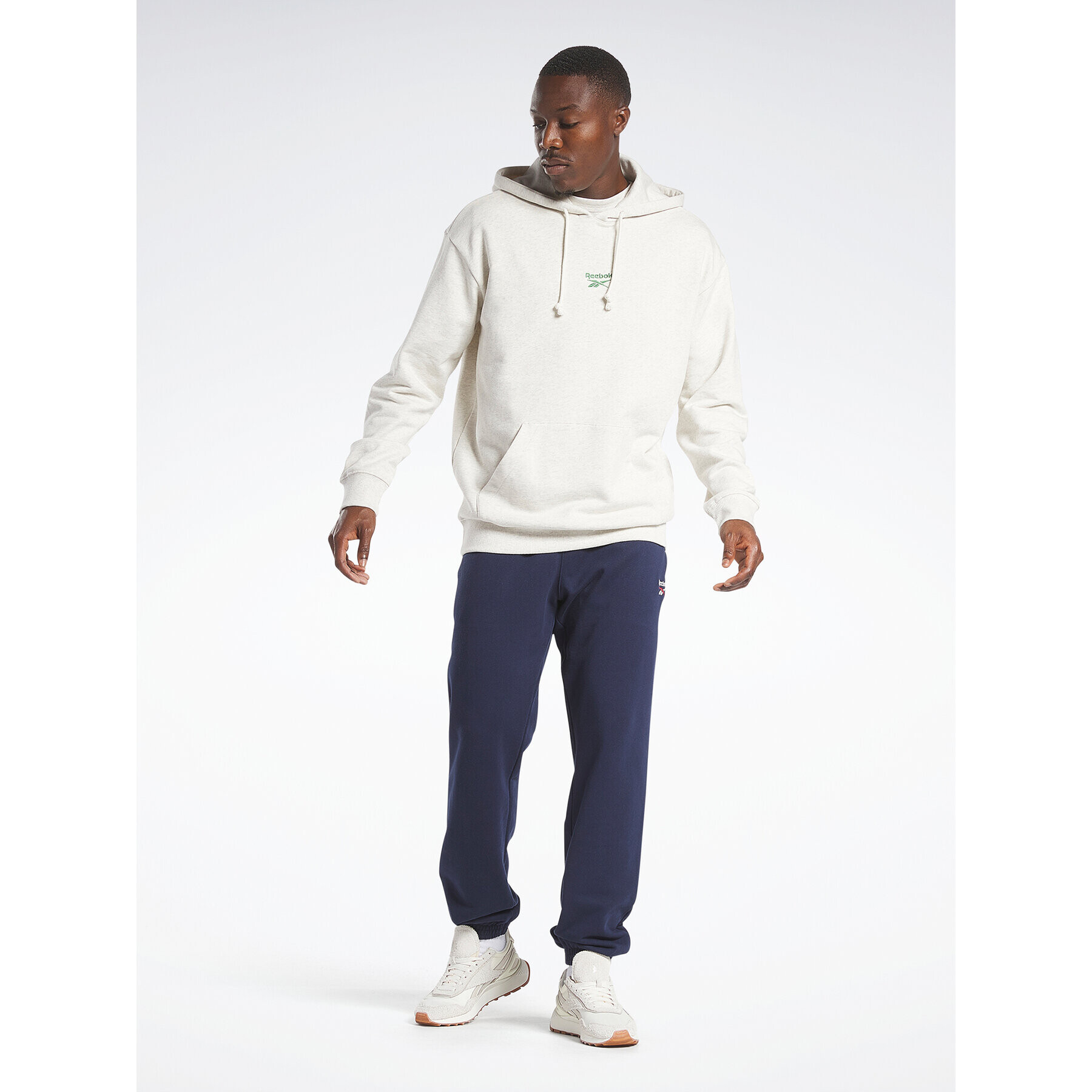 Reebok Bluză Classics Small Vector Hoodie HS7152 Gri - Pled.ro