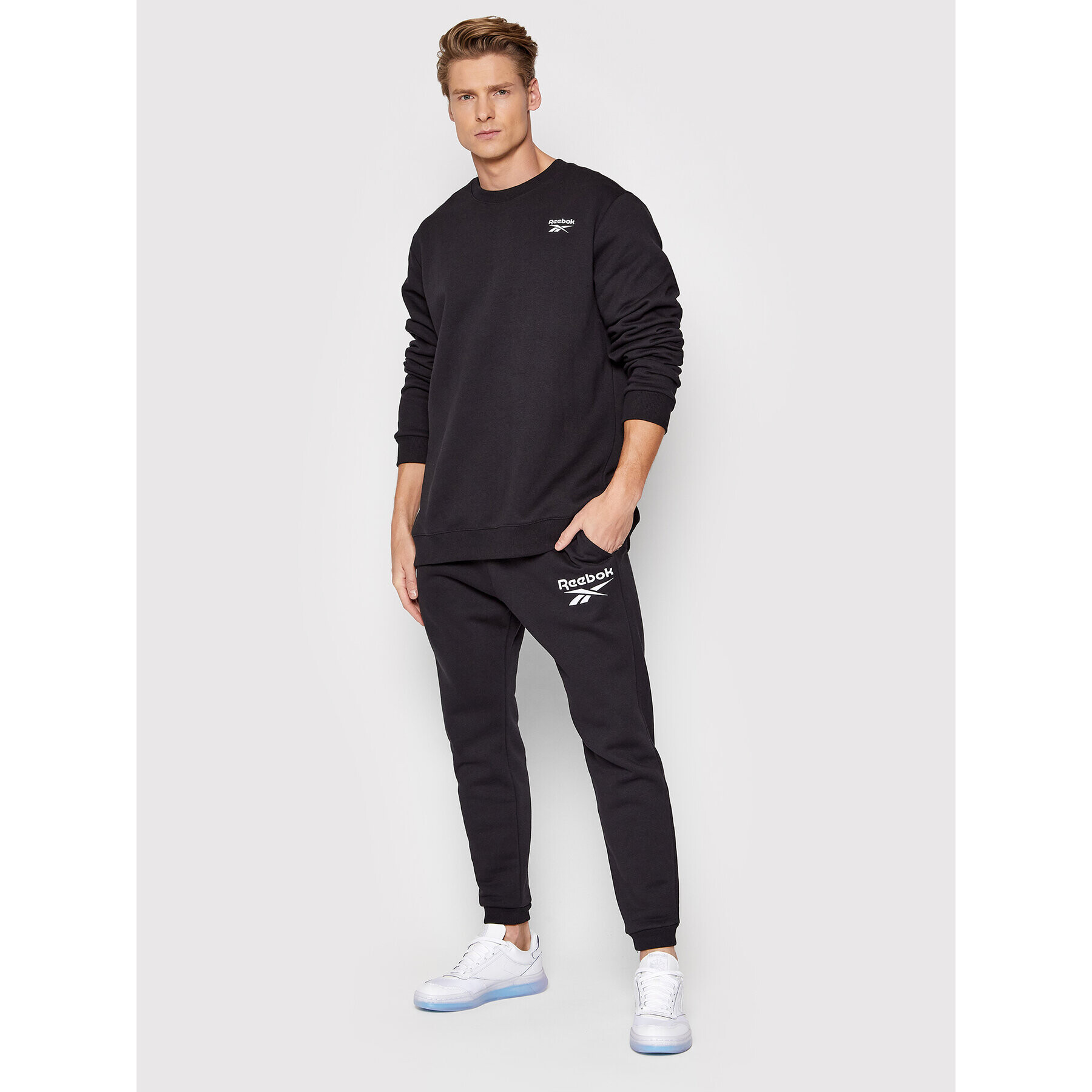 Reebok Bluză HG4445 Negru Regular Fit - Pled.ro