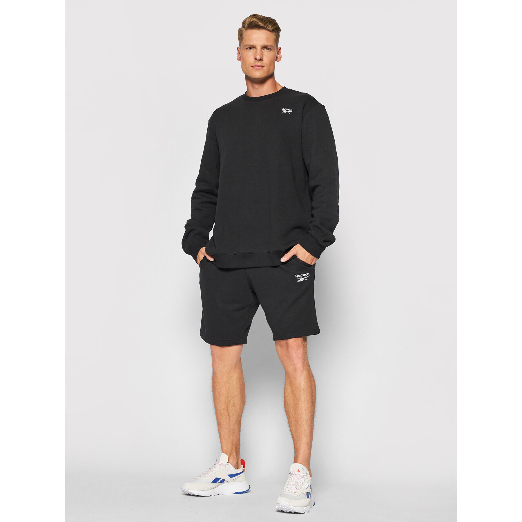 Reebok Bluză Identity Fleece Crew GR9199 Negru Regular Fit - Pled.ro